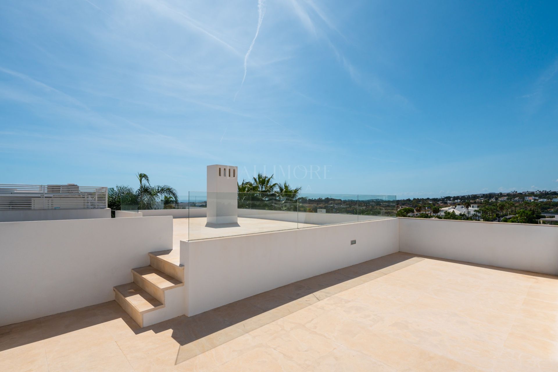 Five-Bedroom Villa with Pool and Panoramic Solarium