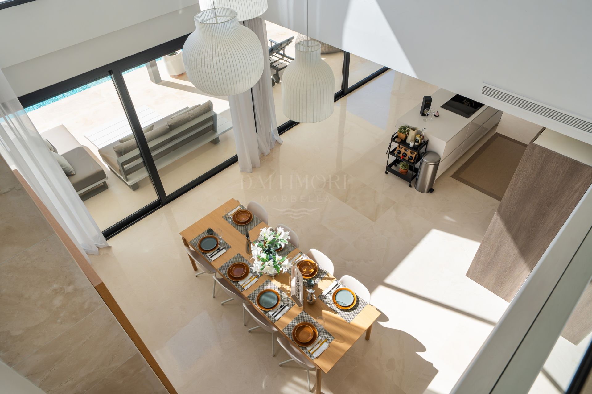 Five-Bedroom Villa with Pool and Panoramic Solarium