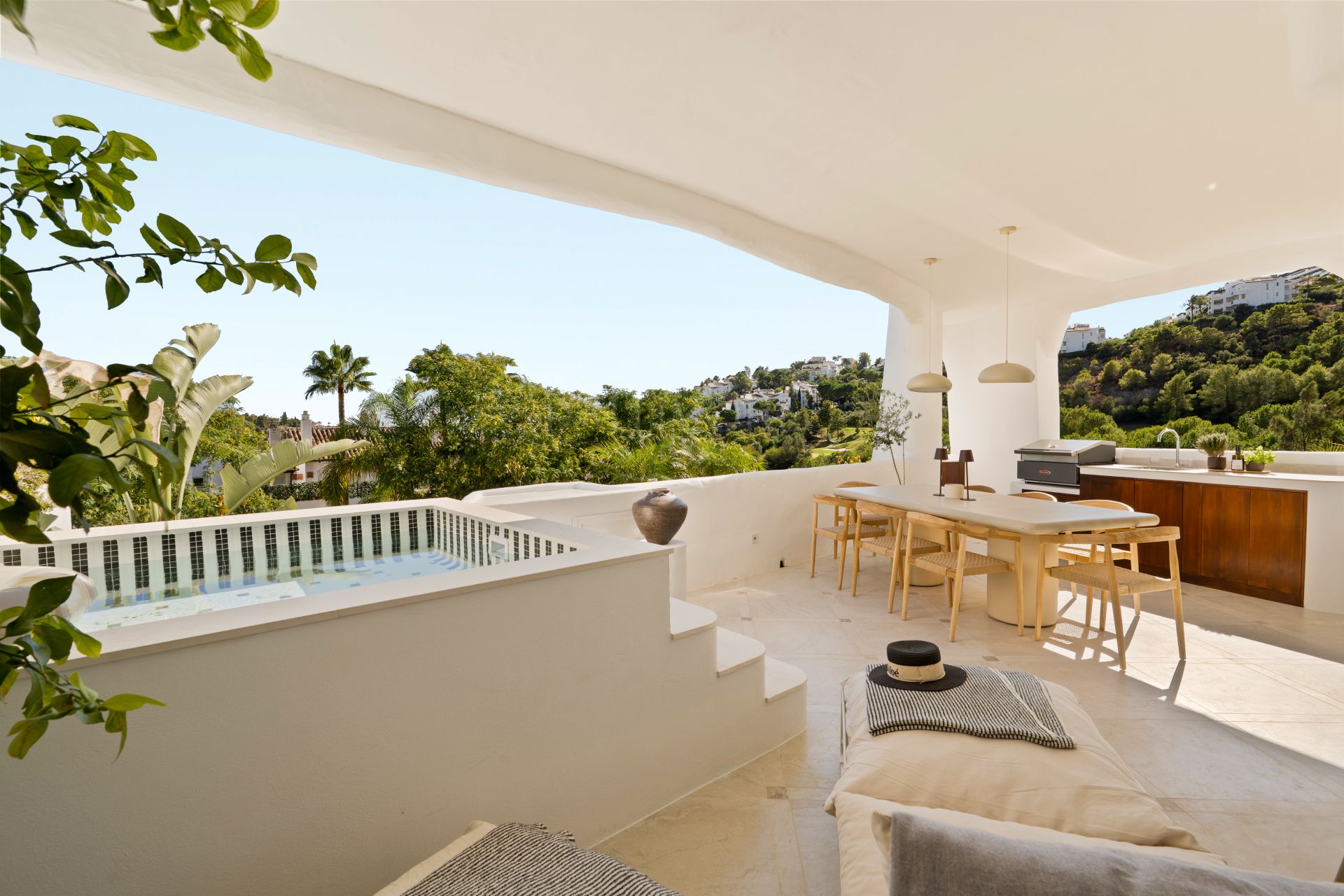 4-Bedroom Apartment With Private Plunge Pool in La Quinta