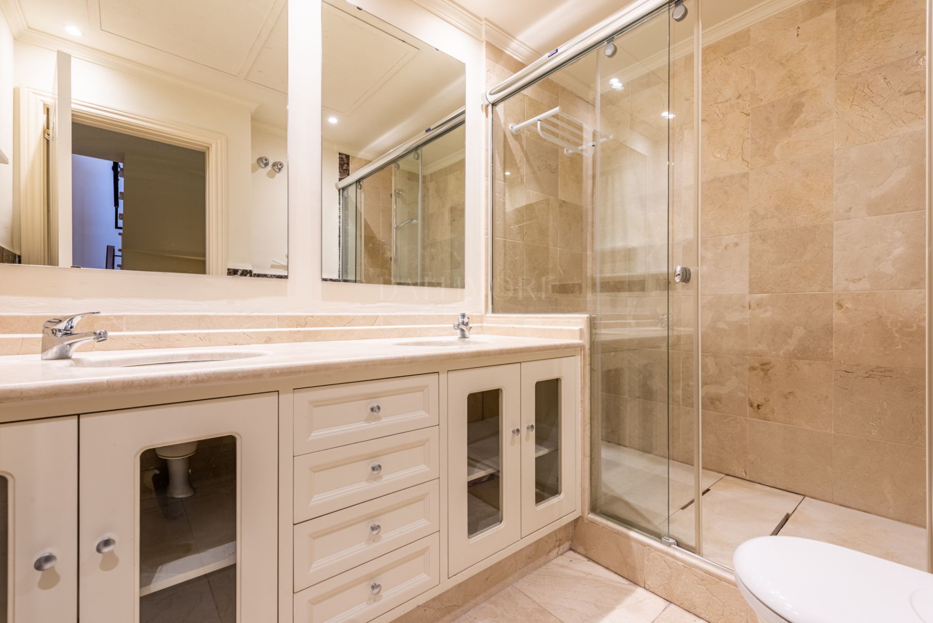 4-Bedroom Townhouse in Altos de Puente Romano