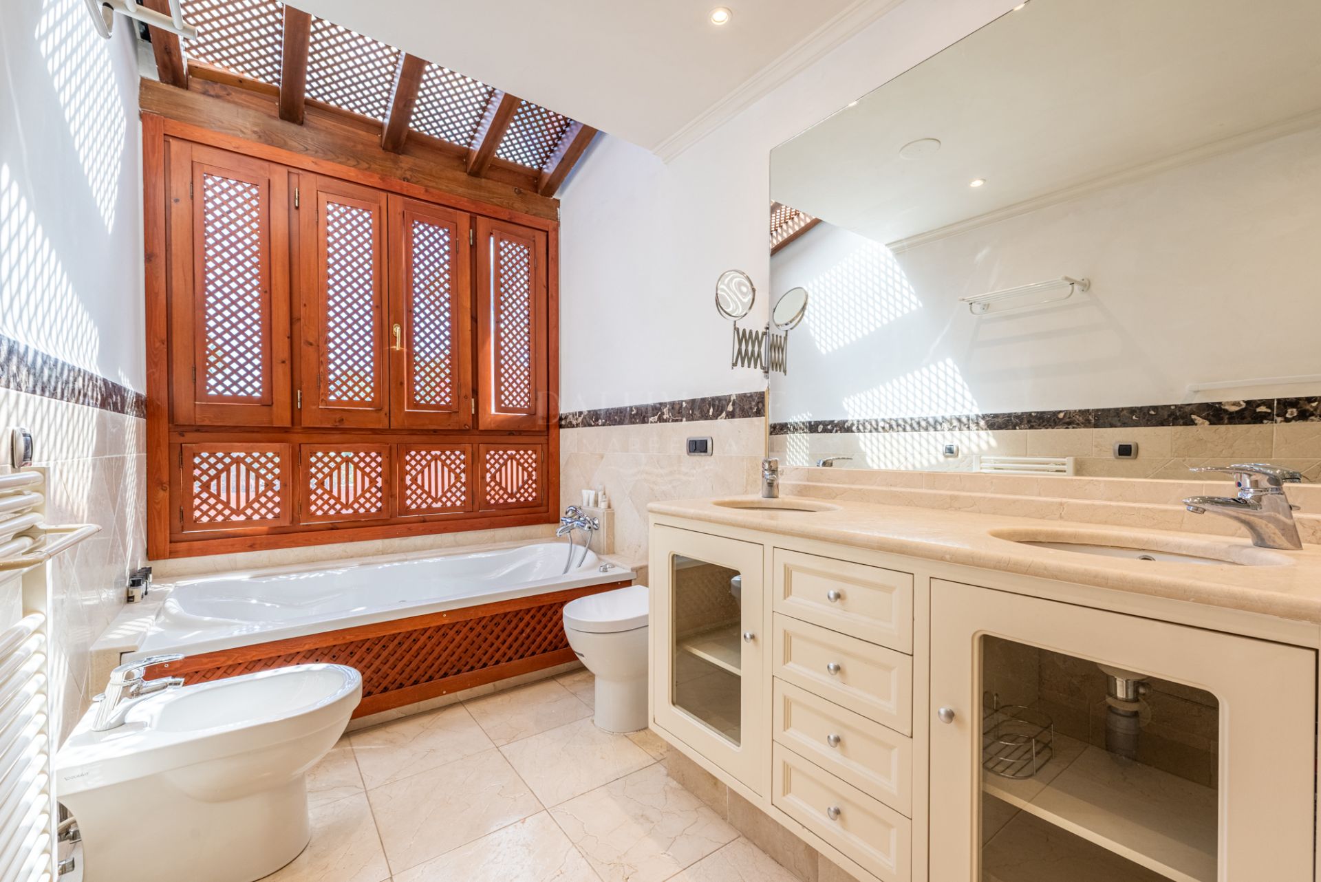 4-Bedroom Townhouse in Altos de Puente Romano