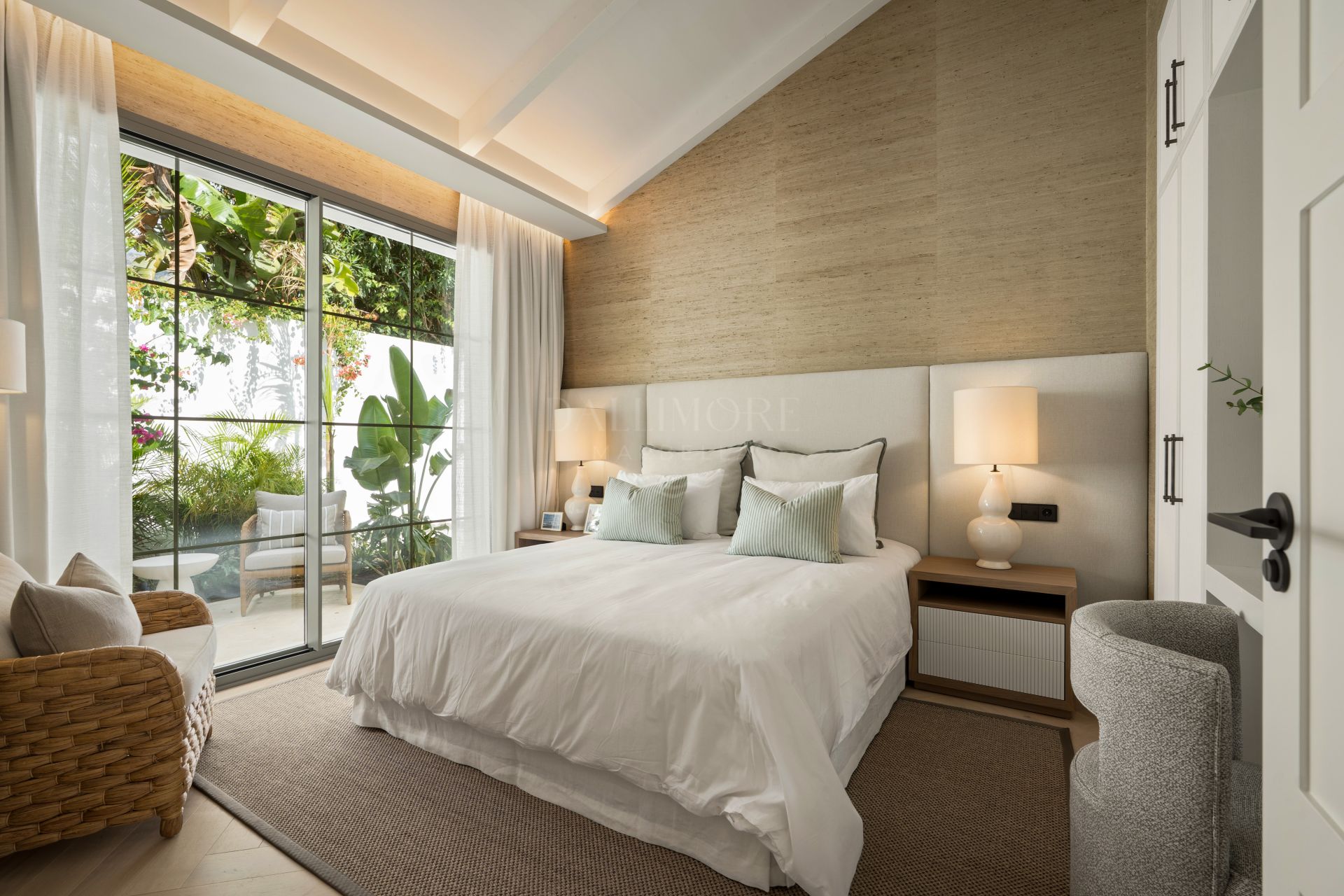 Villa Pandora – Fully Renovated Luxury Villa in Nagüeles, Marbella Golden Mile
