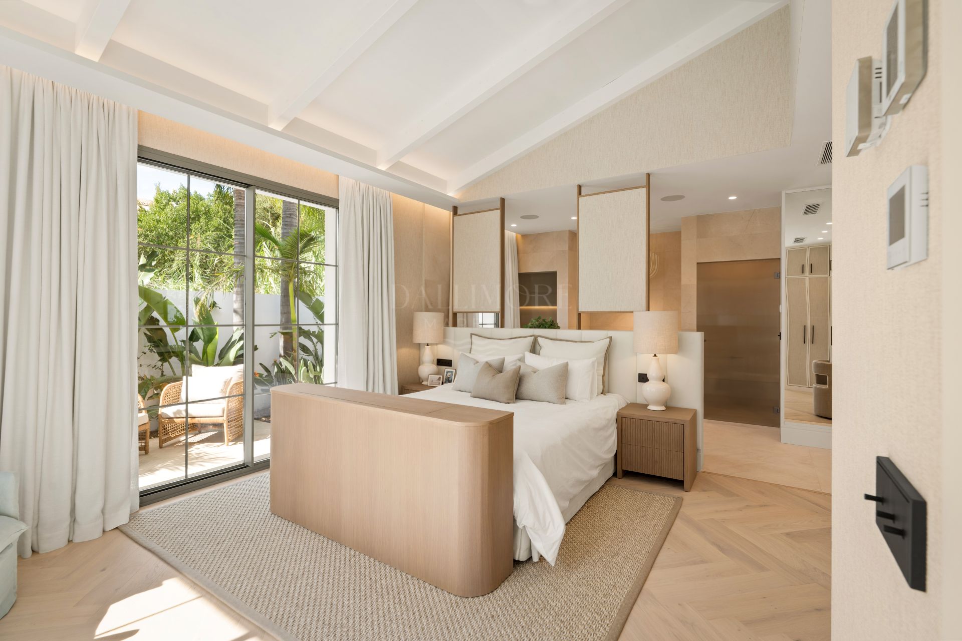 Villa Pandora – Fully Renovated Luxury Villa in Nagüeles, Marbella Golden Mile