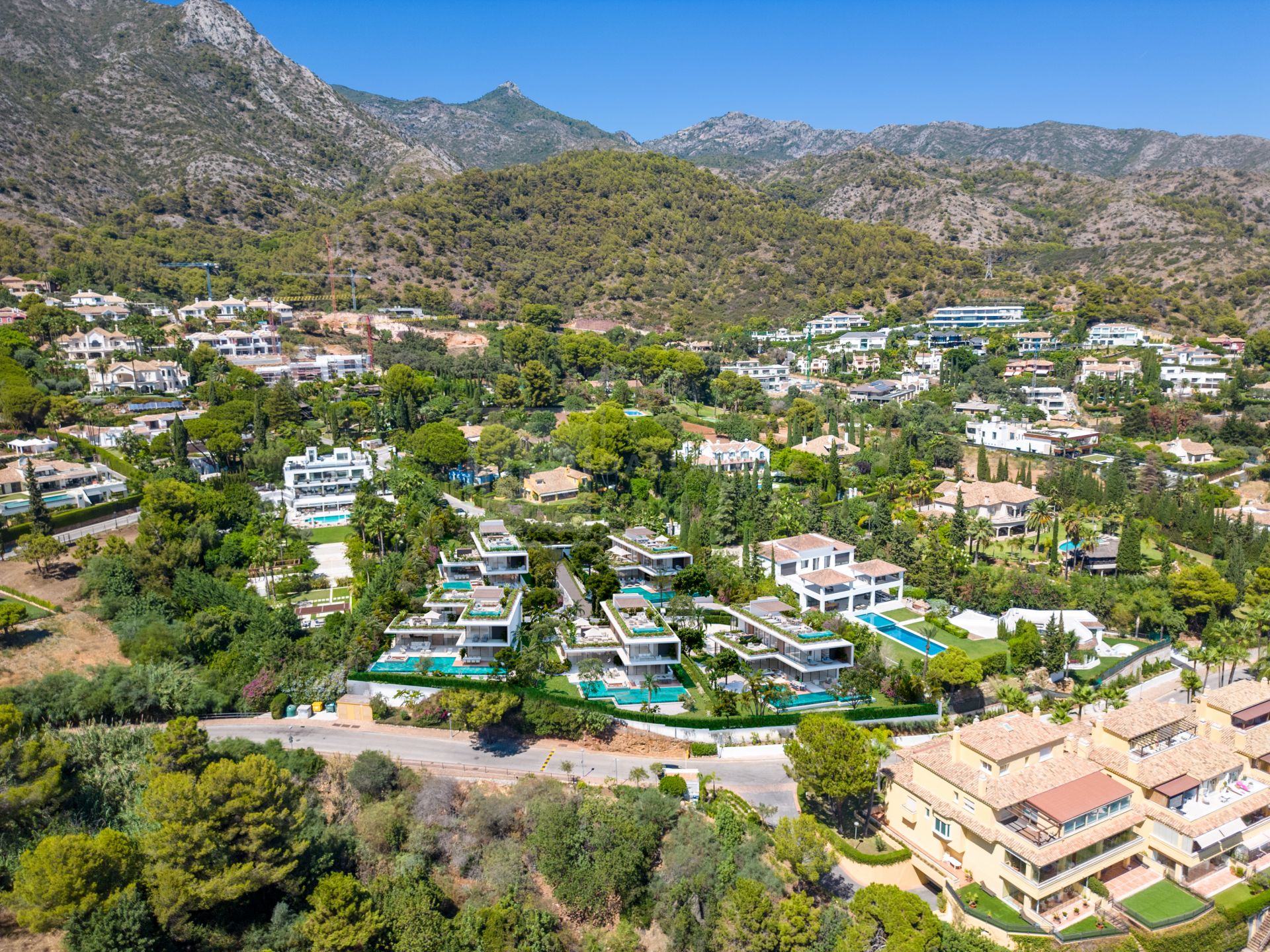 LICENCIA DE OBRA CONCEDIDA! 5 villas de Lujo en Camoján, Marbella