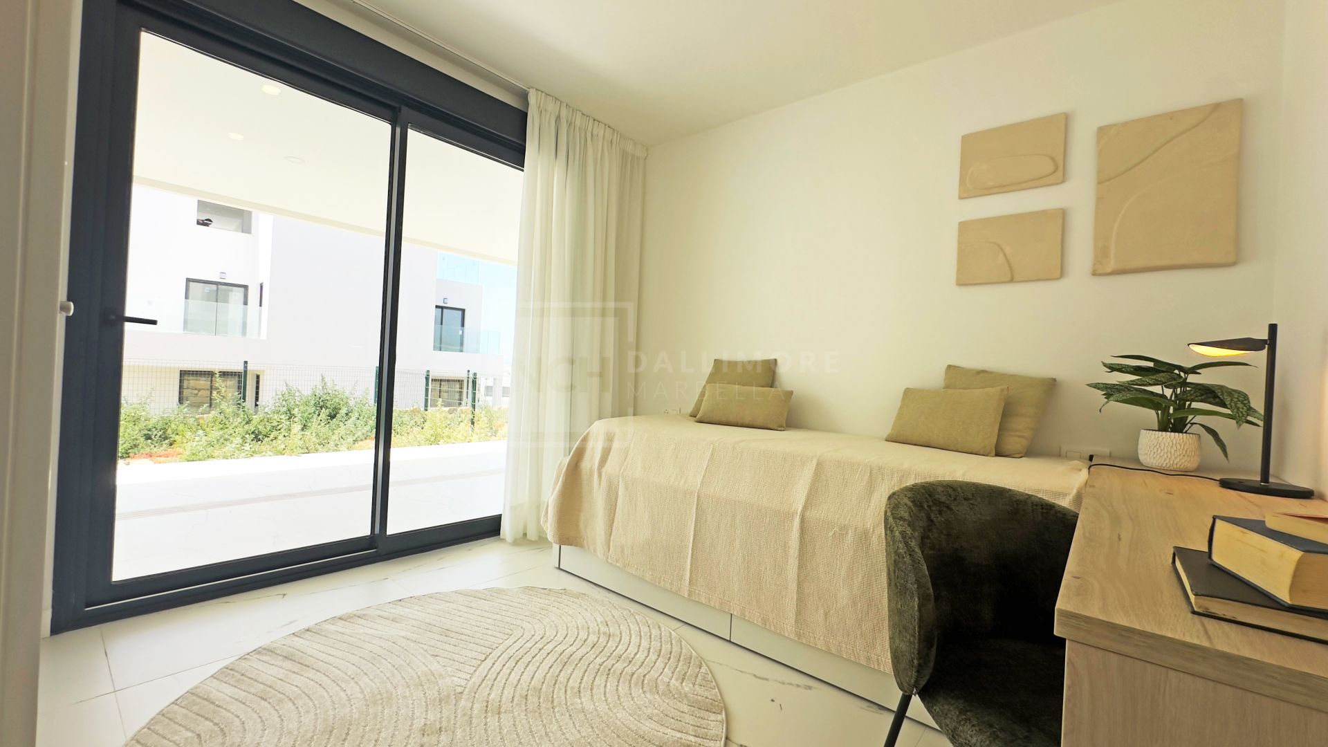 Azata Delmare - Casares Costa - Apartments with spectacular sea views. Strategically located 250m from the beach, Azata Delmare is a complex of 74 apartments of 2 and 3 bedrooms.