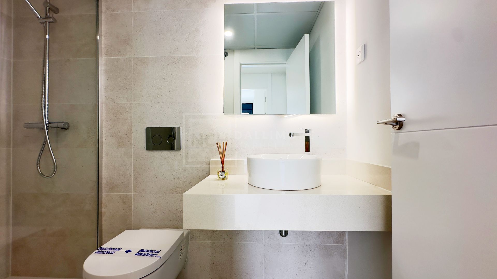 Azata Delmare - Casares Costa - Apartments with spectacular sea views. Strategically located 250m from the beach, Azata Delmare is a complex of 74 apartments of 2 and 3 bedrooms.