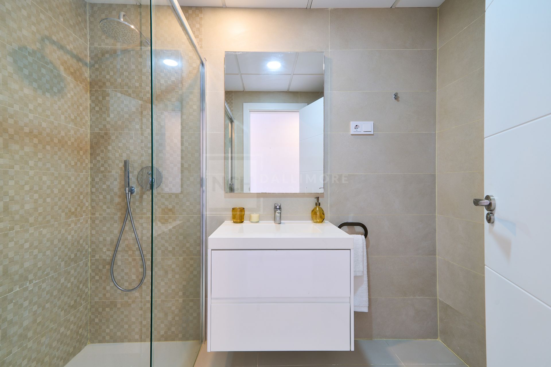 Key Ready - Last Unit - Fully furnished ground Floor in the New Golden Mile - UFH + South Orientation