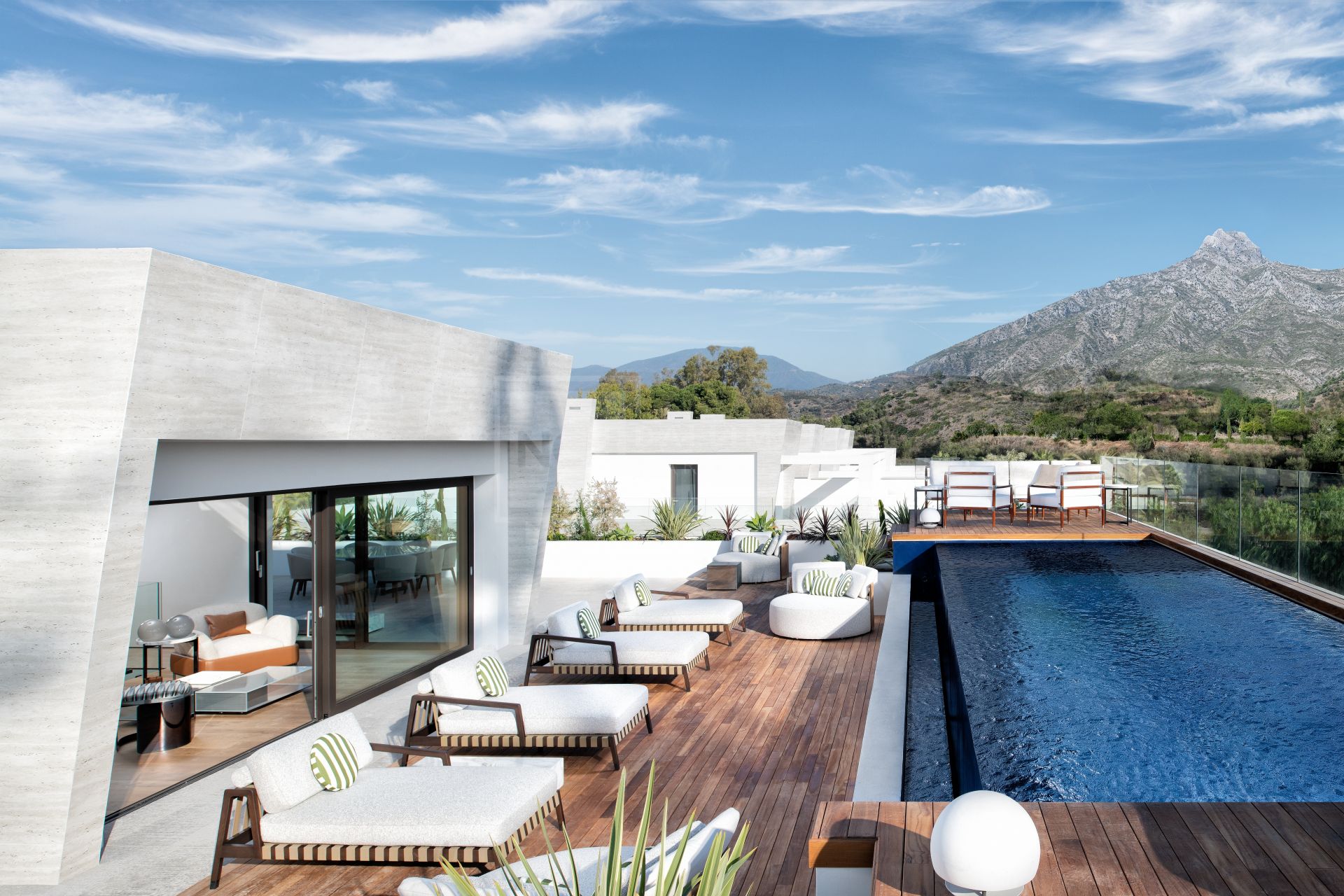 UNIQUE GRAND PENTHOUSE WITH EXCLUSIVE DESIGN IN ULTRA CONTEMPORARY COMPLEX ON MARBELLA'S GOLDEN MILE