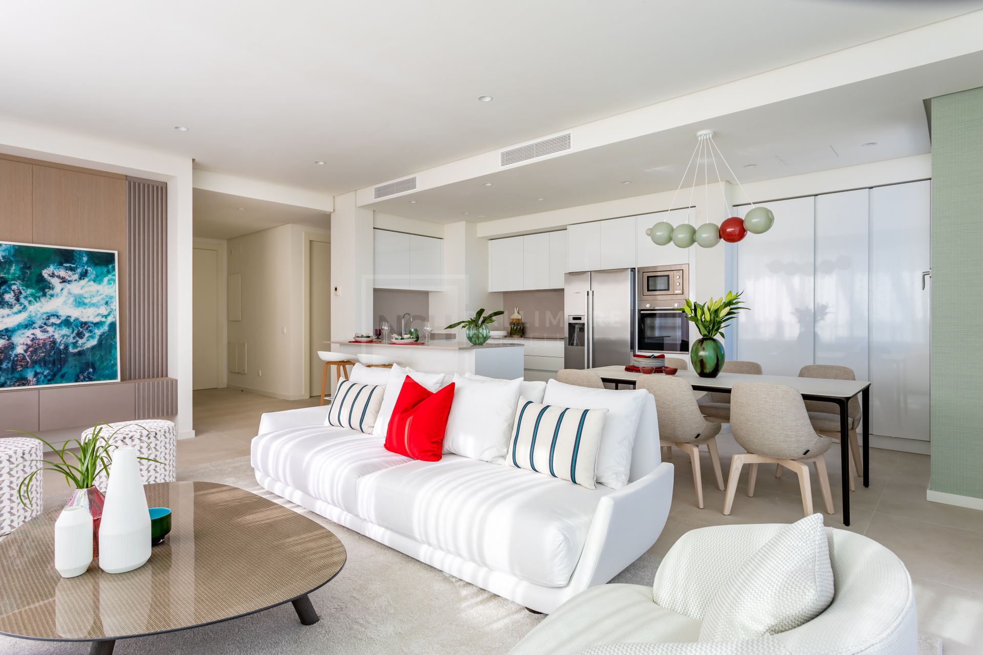 Brand New 3 Bedroom Contemporary First Floor Apartment, Benahavís