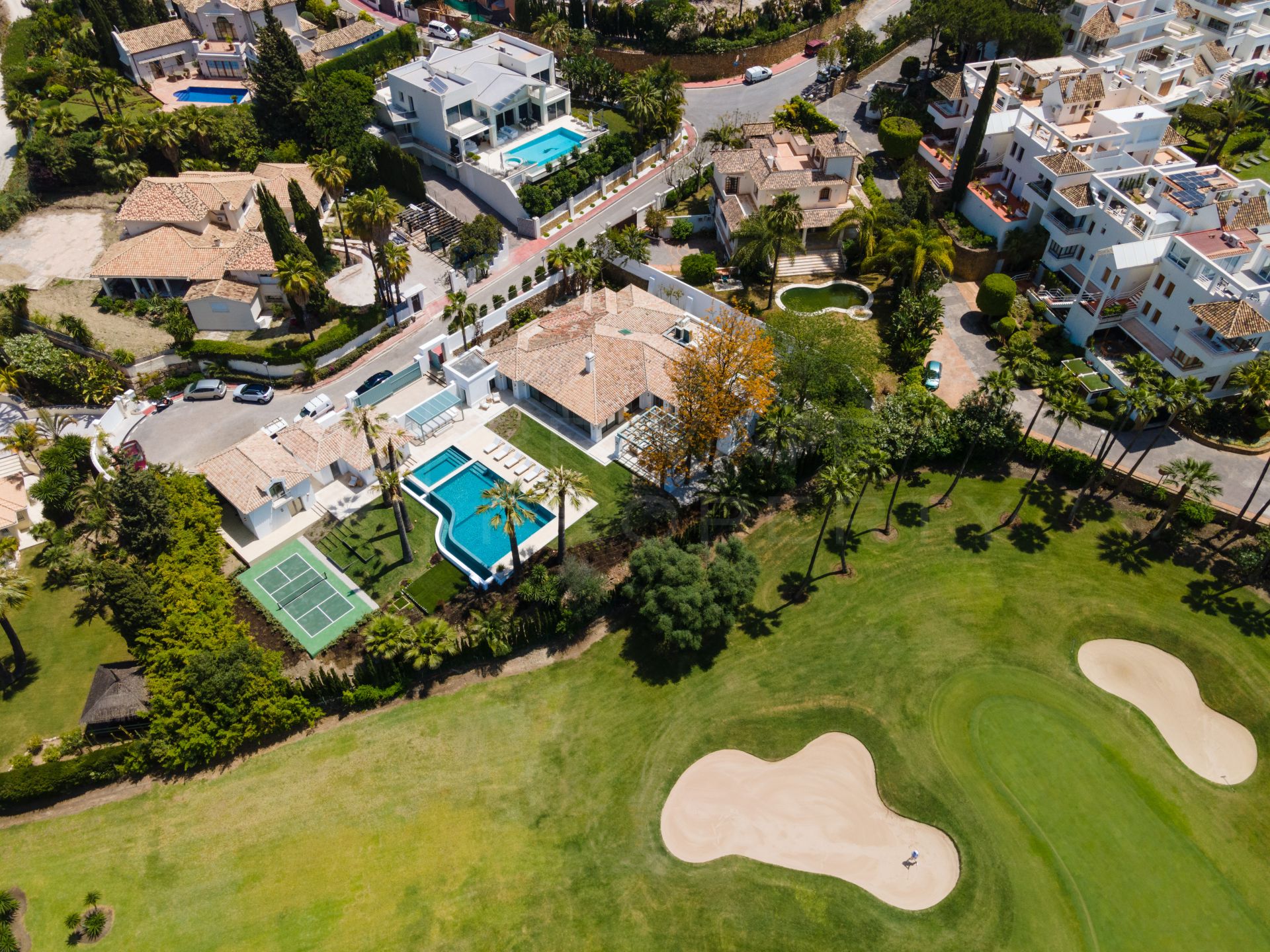 Frontline golf villa in Los Naranjos