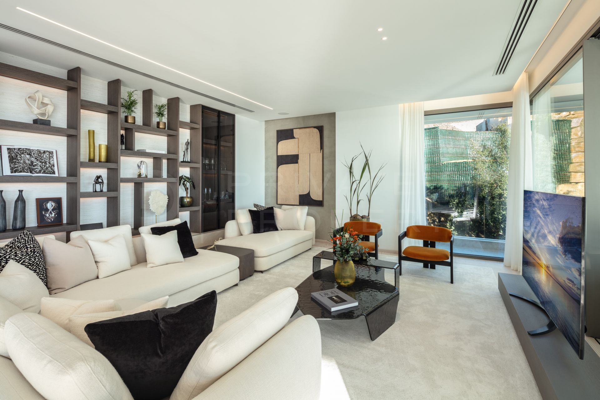 Extraordinary brand new villa in La Quinta