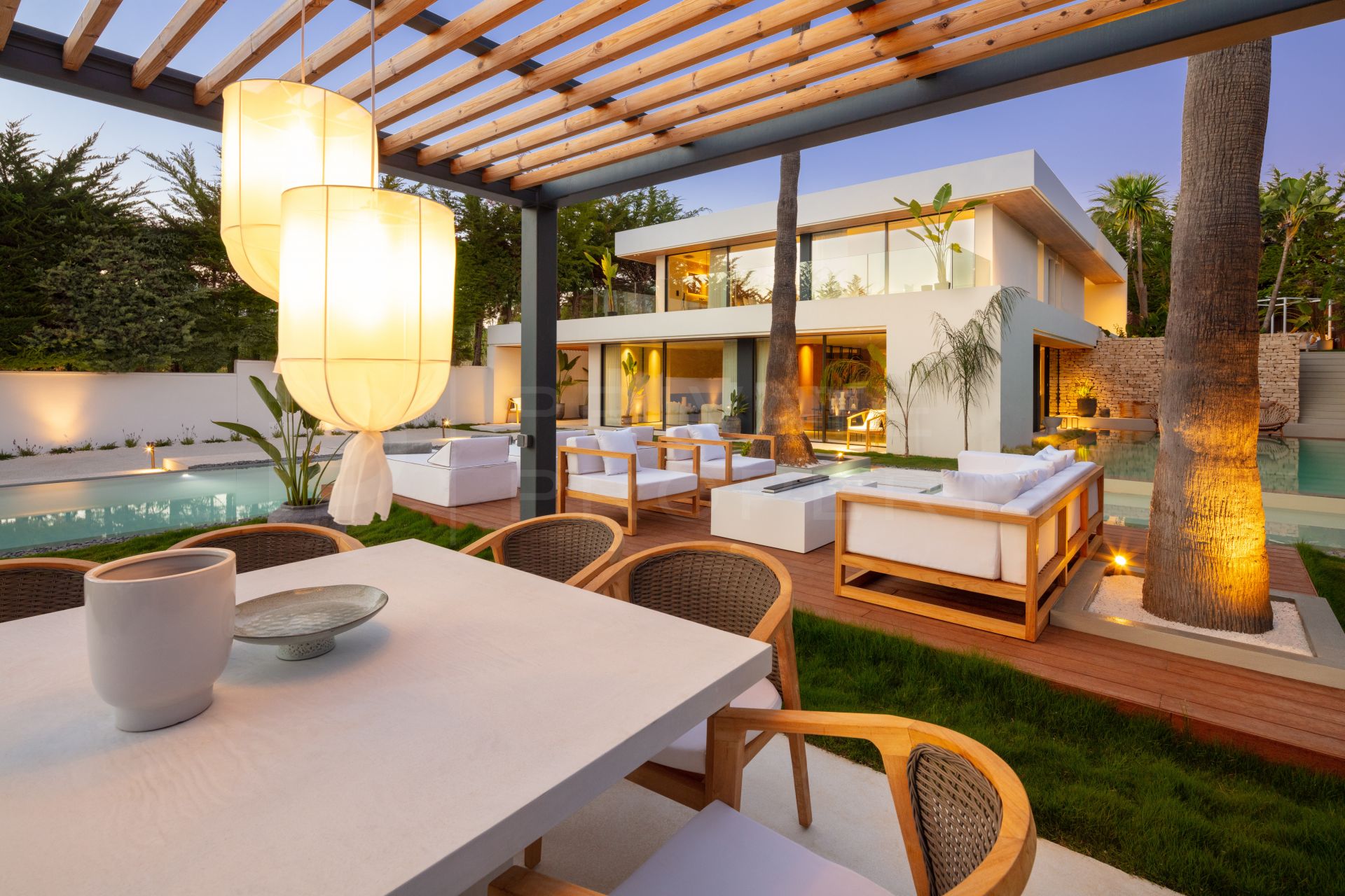 Impressive contemporary villa in the Golf Valley