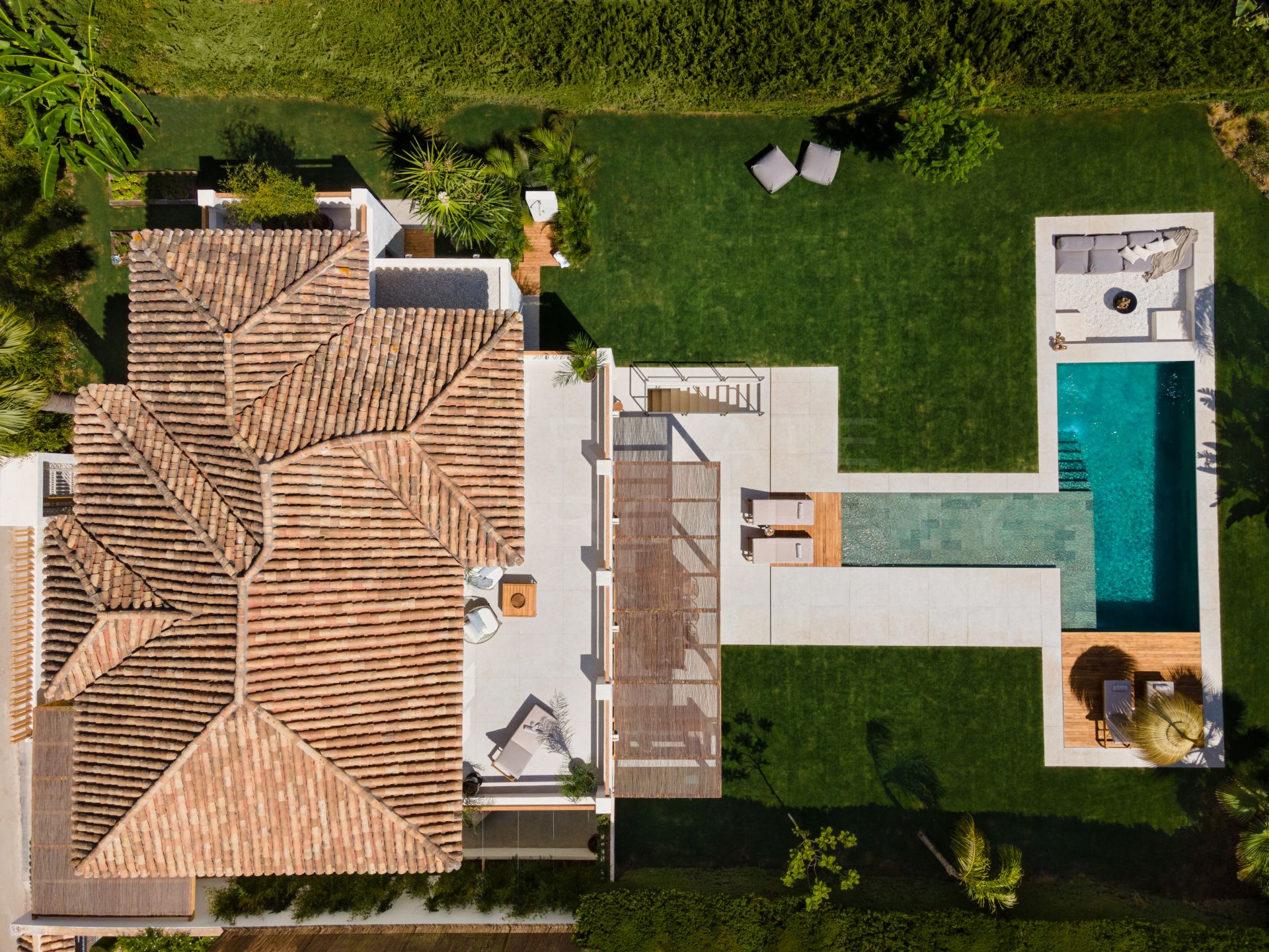 Magnificent villa in the Golf Valley