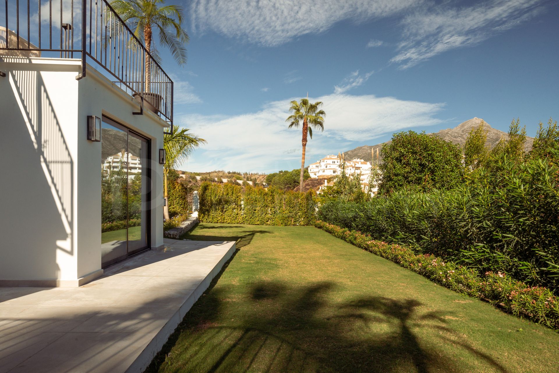 Brand new luxury villa in the Golf Valley