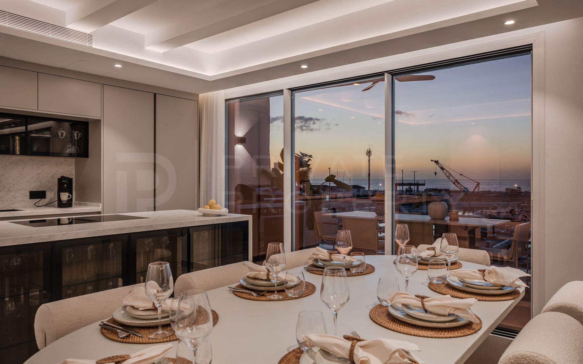 Frontline luxury duplex penthouse in Puerto Banus