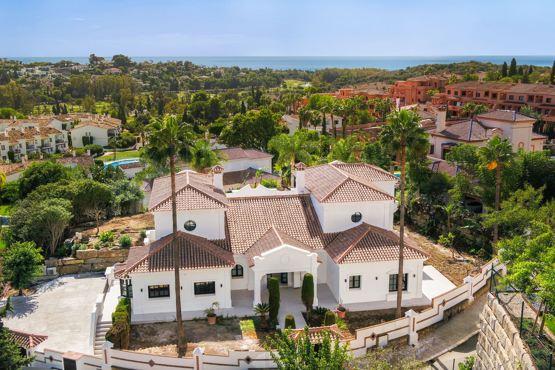 Luxury villa in El Paraiso, Benahavis