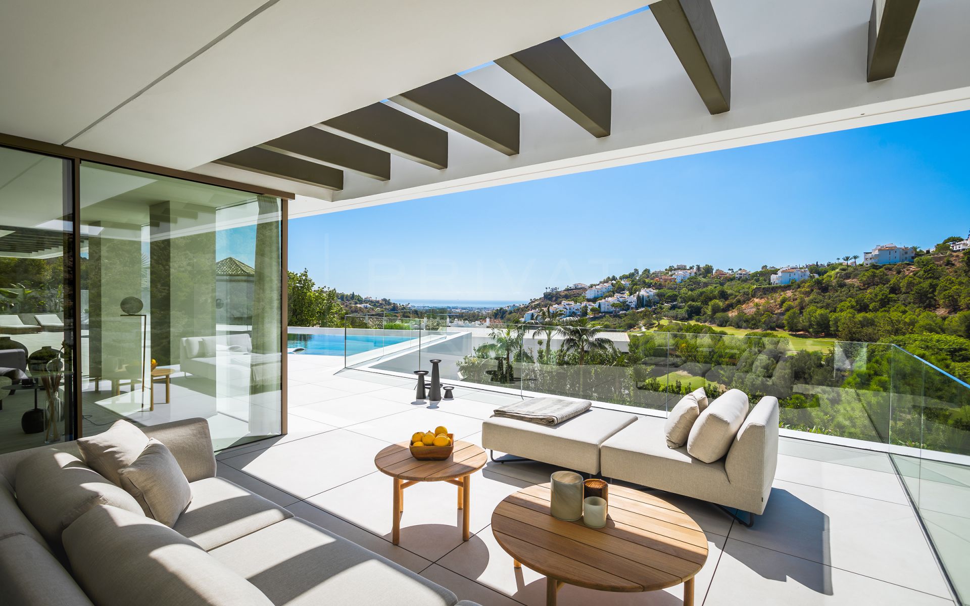 Extraordinary frontline golf villa in La Quinta