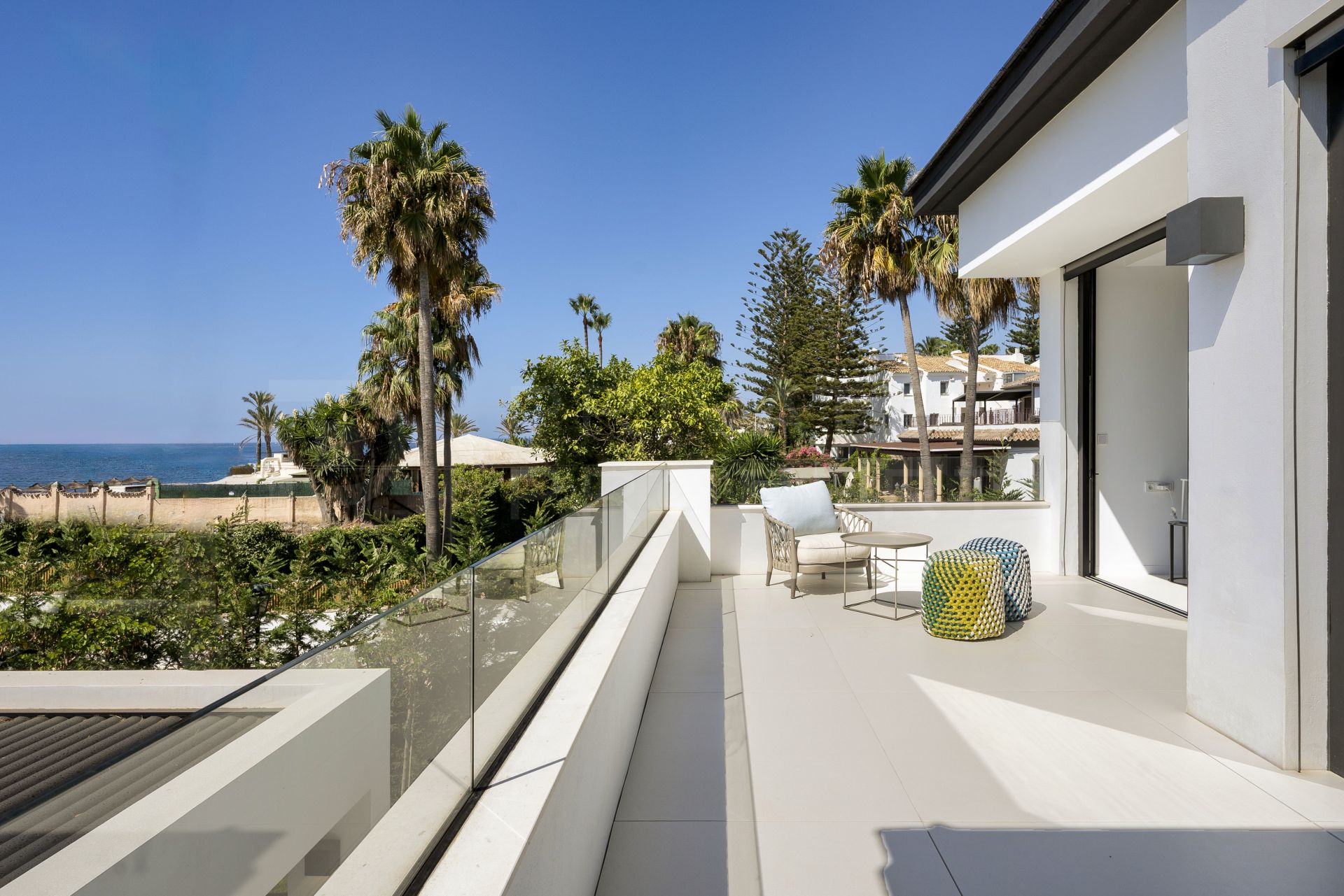 Brand new beachside villa in Cortijo Blanco