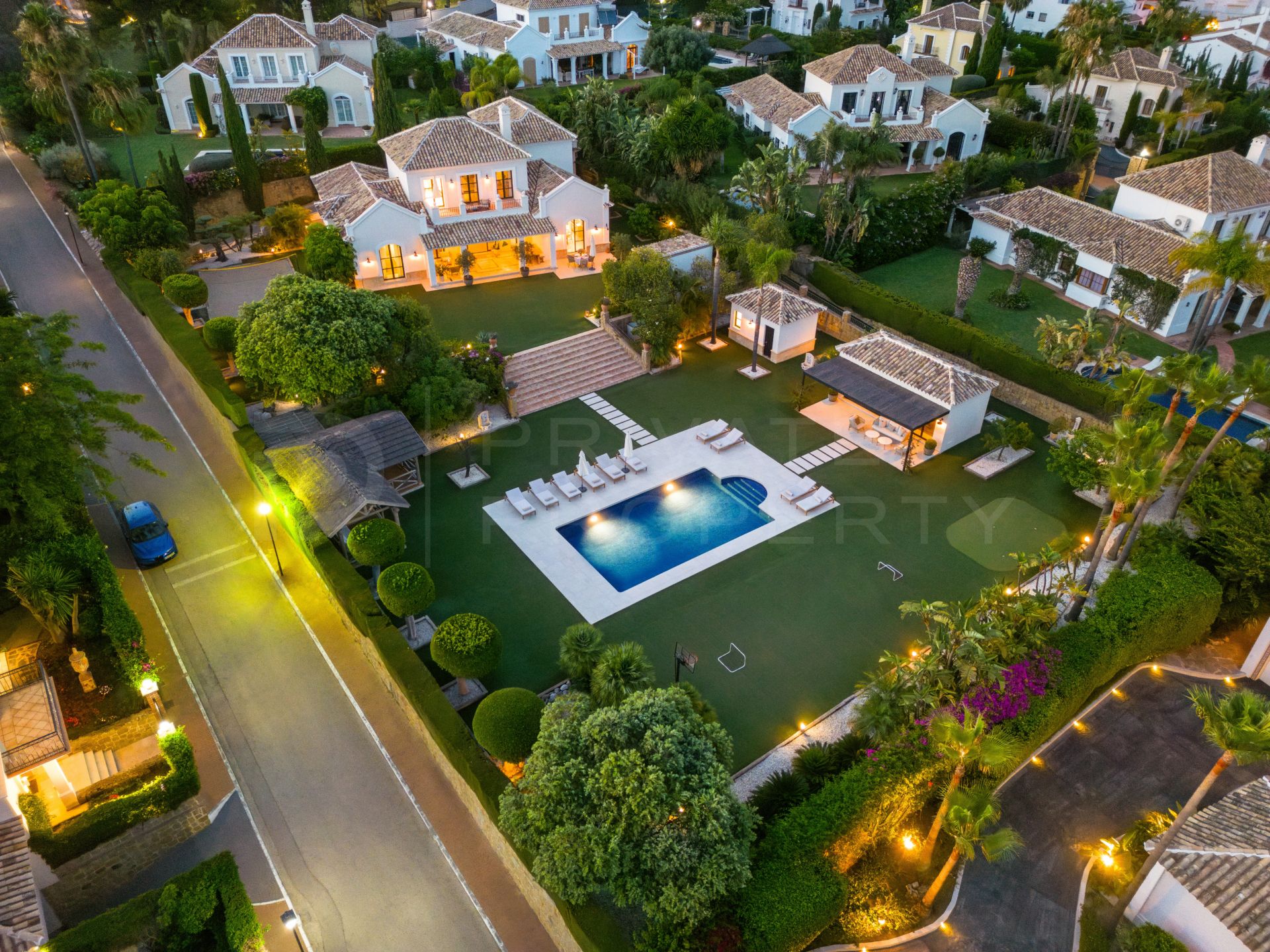 Stunning villa in El Paraiso