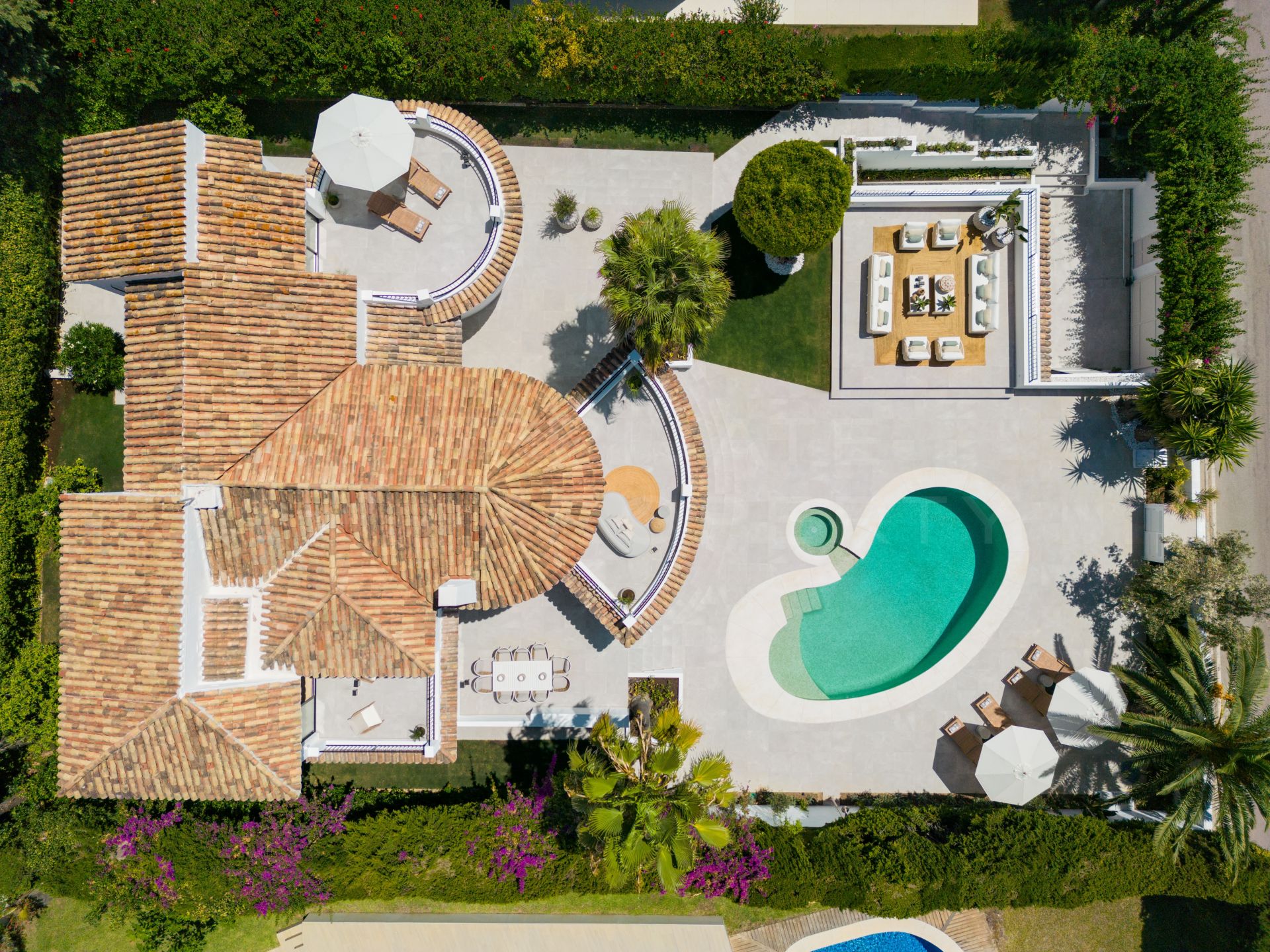 Unique renovated villa in the Golf Valley