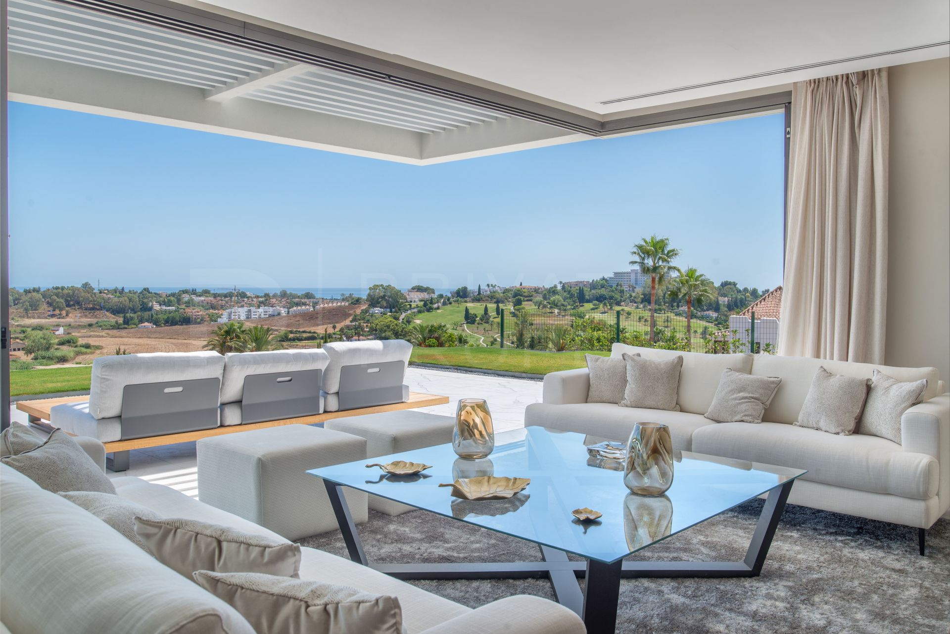 Infinity - Mirador del Paraíso: 24 apartments with wonderful views in a gated community