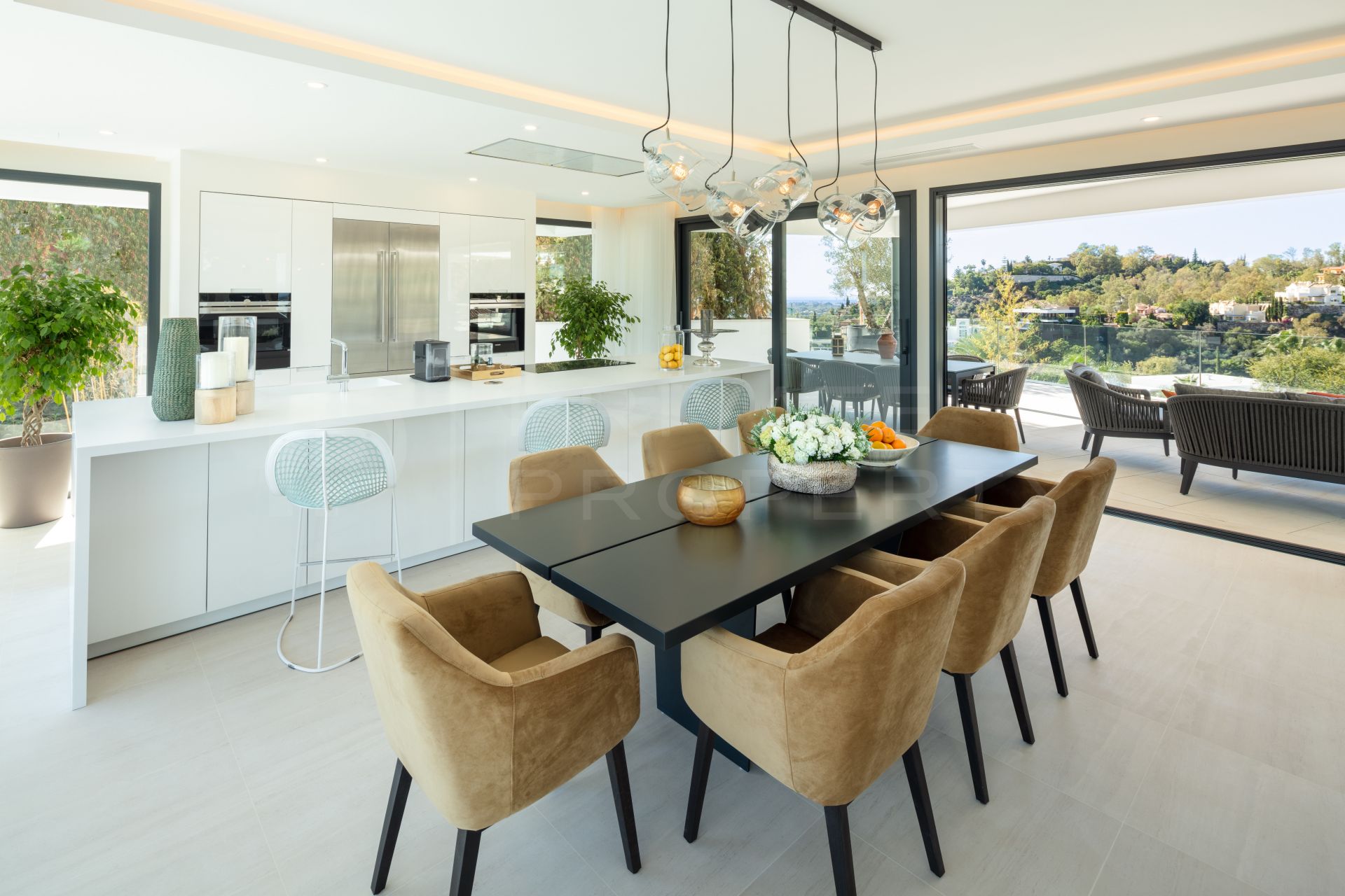 Brand new contemporary villa in La Quinta