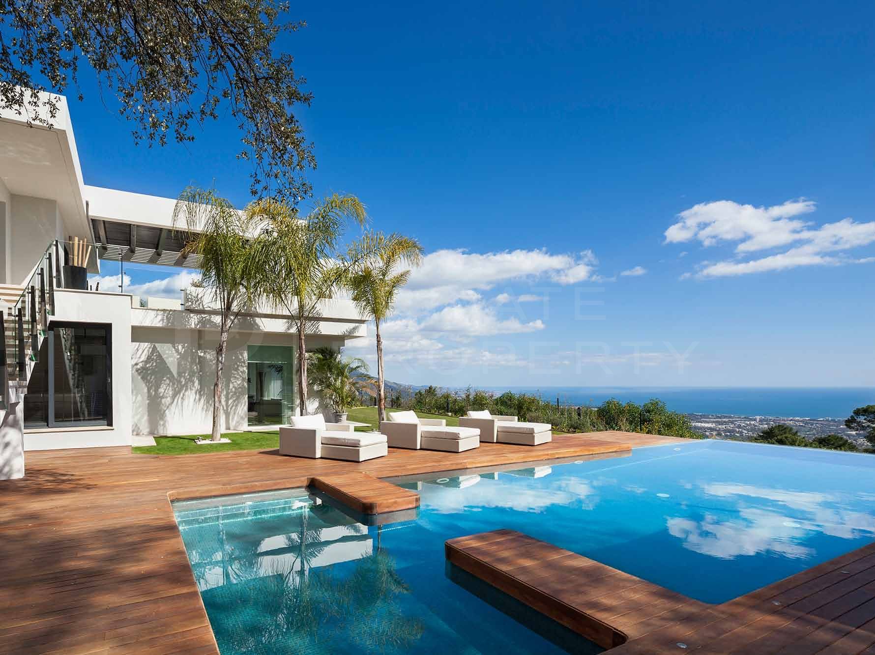 Modern villa for rent in La Zagaleta