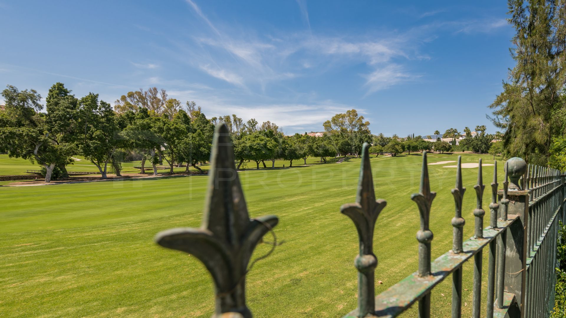 Frontline golf villa in the Golf Valley