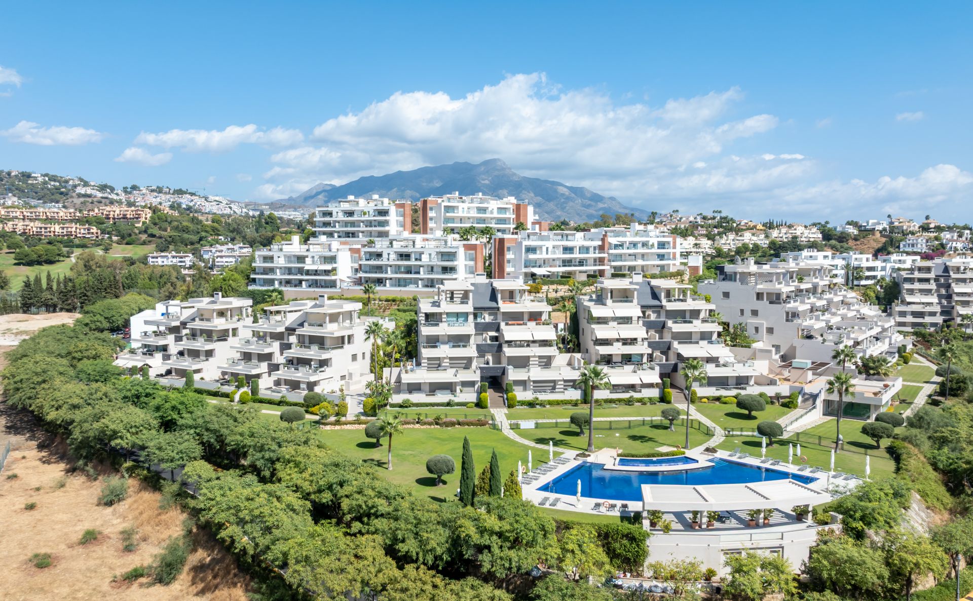 Los Arrayanes Golf, Benahavis - highly sought-after 3 bedroom apartment
