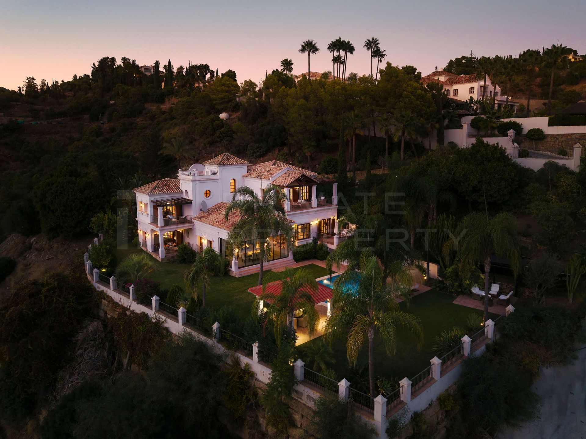 Villa Las Palmeras – Elegant Villa with Sea Views in El Madroñal, Benahavís