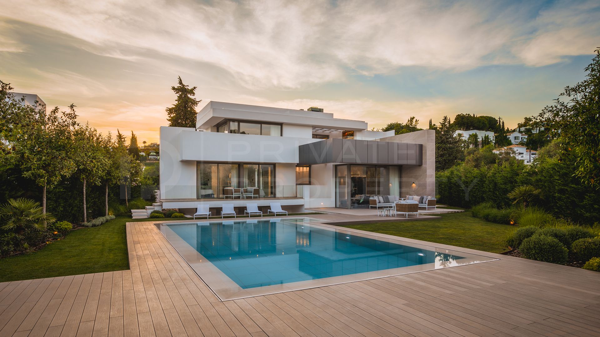 Brand new villas in El Paraiso