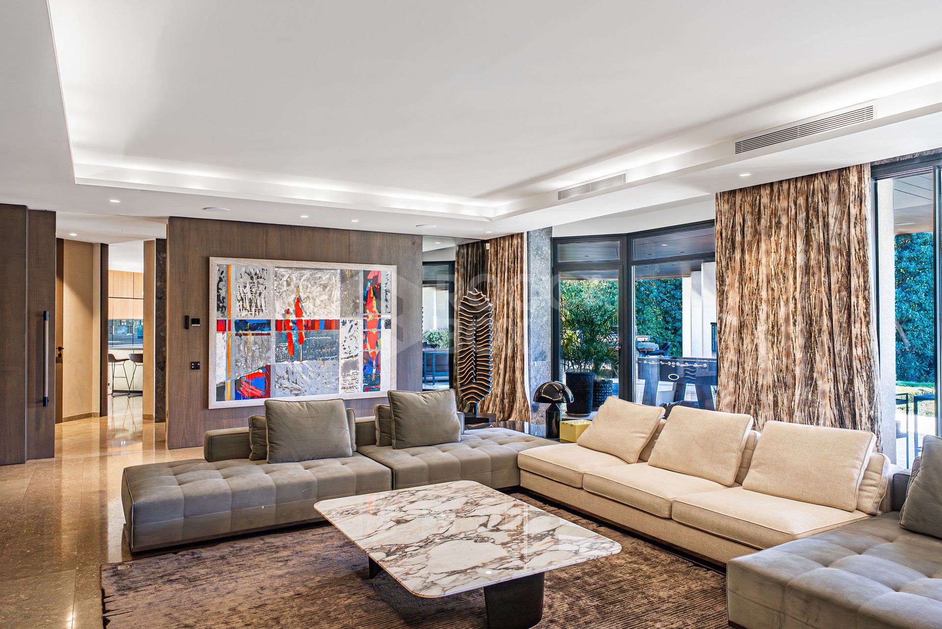 Exclusive Frontline Golf Villa in Guadalmina Baja