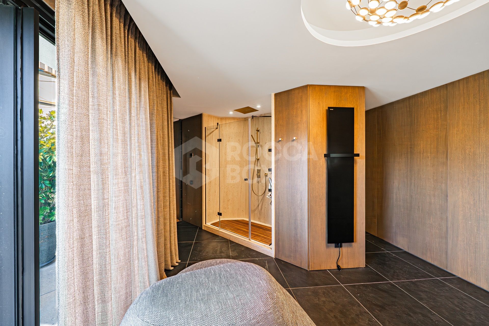 Exclusive Frontline Golf Villa in Guadalmina Baja