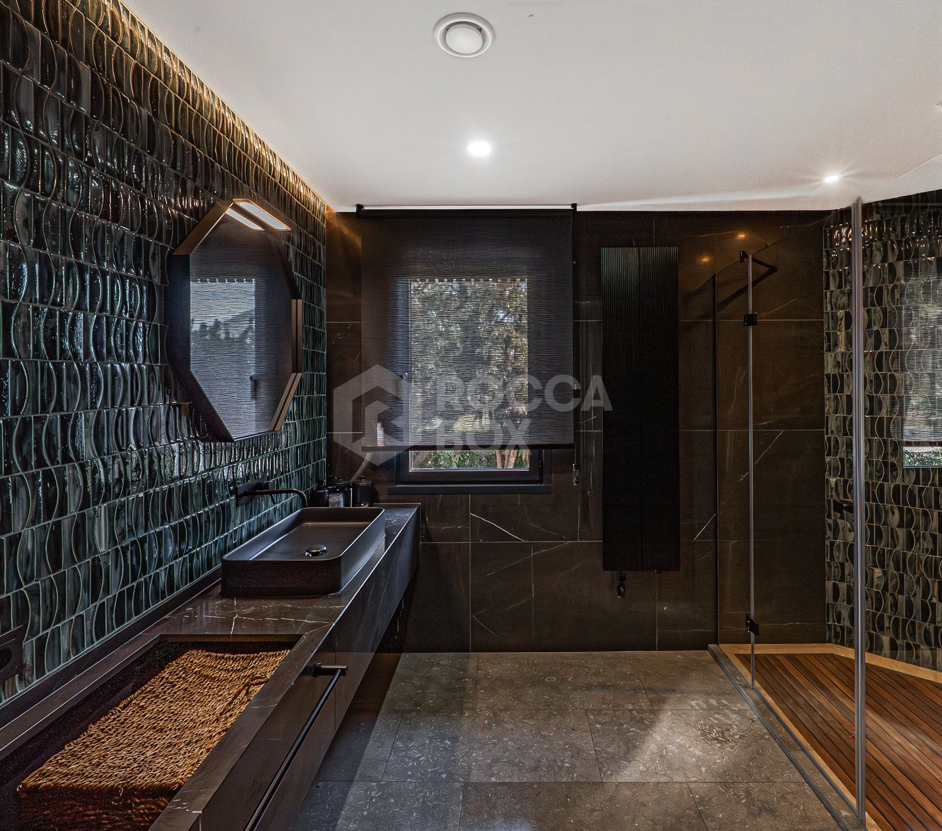 Exclusive Frontline Golf Villa in Guadalmina Baja