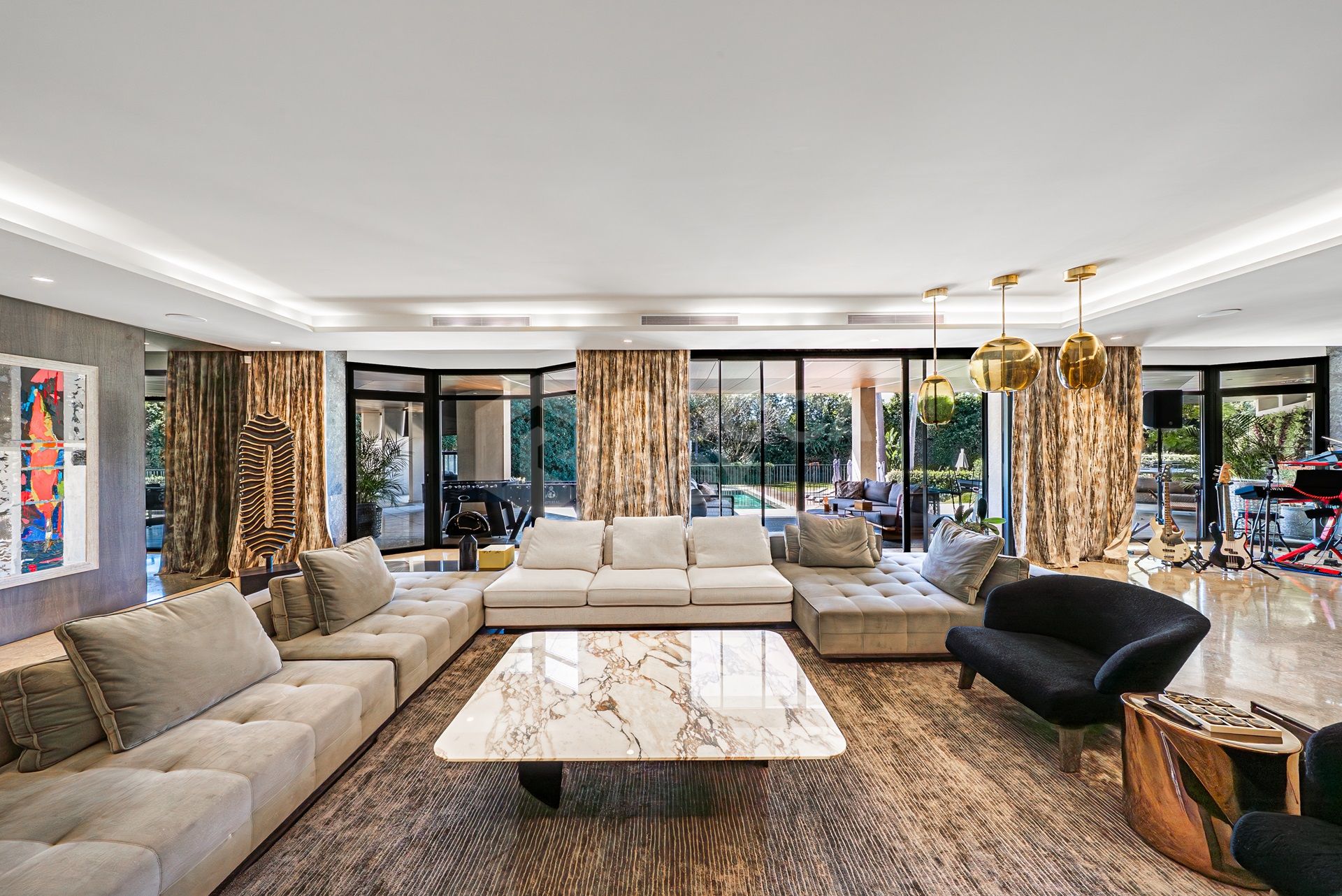 Exclusive Frontline Golf Villa in Guadalmina Baja