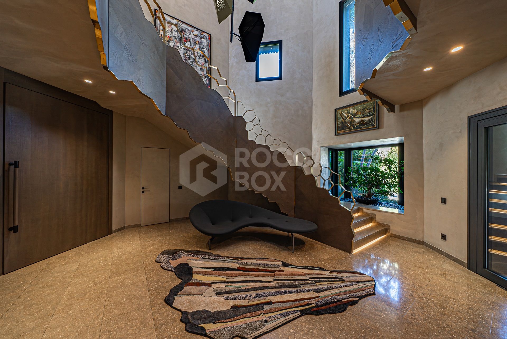 Exclusive Frontline Golf Villa in Guadalmina Baja