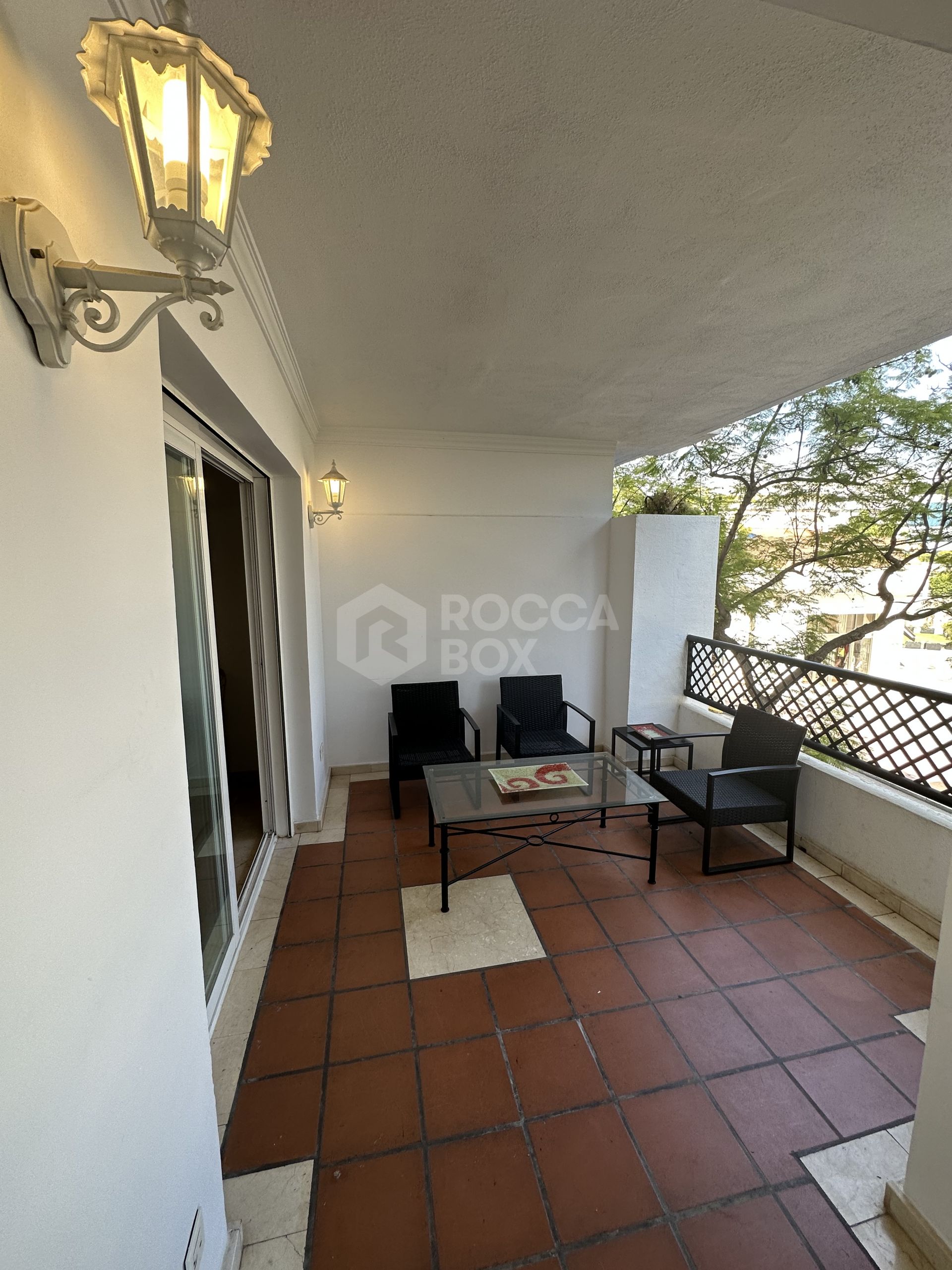 Renovated Apartment Located in Terrazes de Banus, Puerto Banus