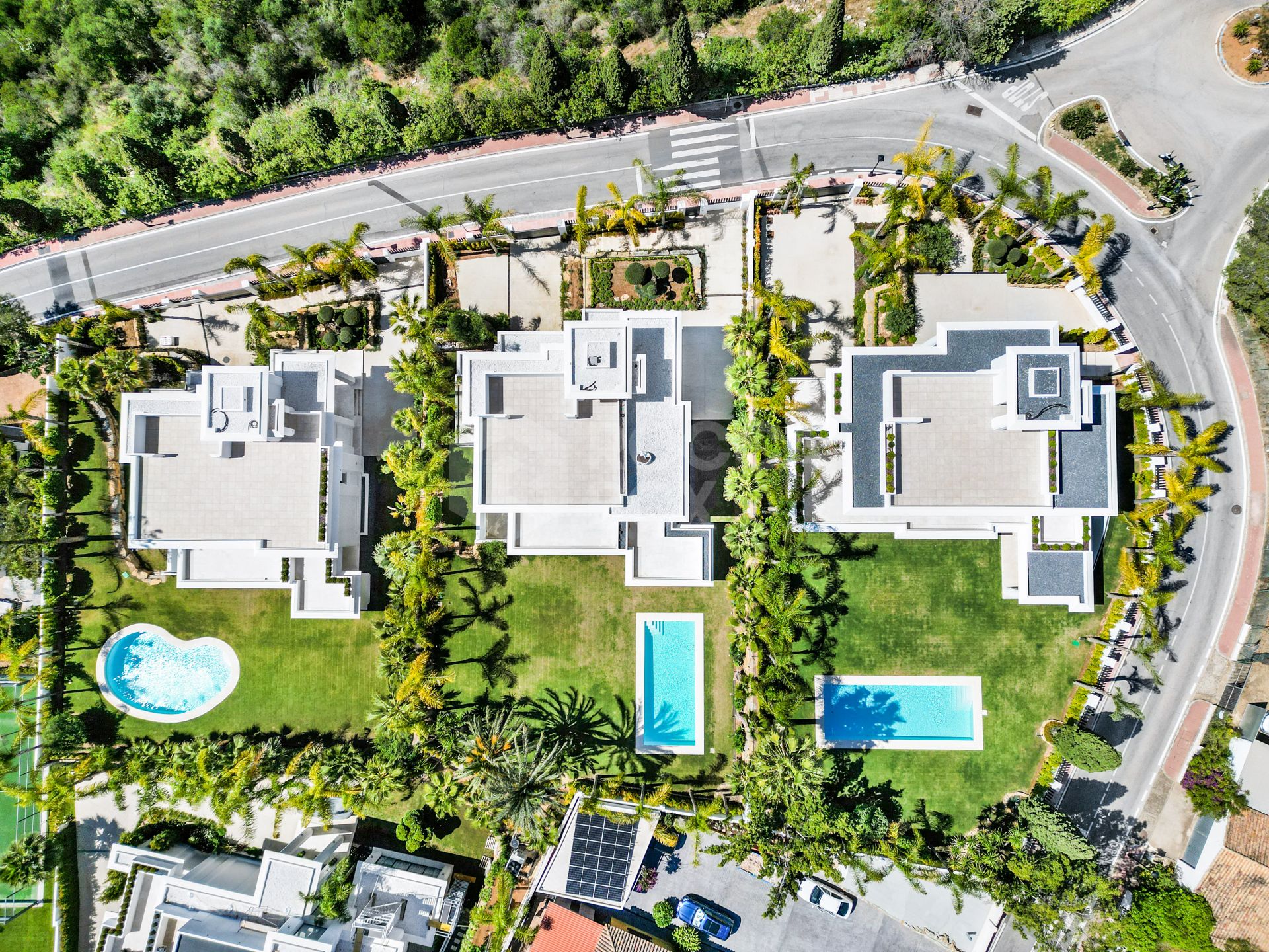 EXCLUSIVE DETACHED VILLAS IN LOMAS DE MARBELLA CLUB