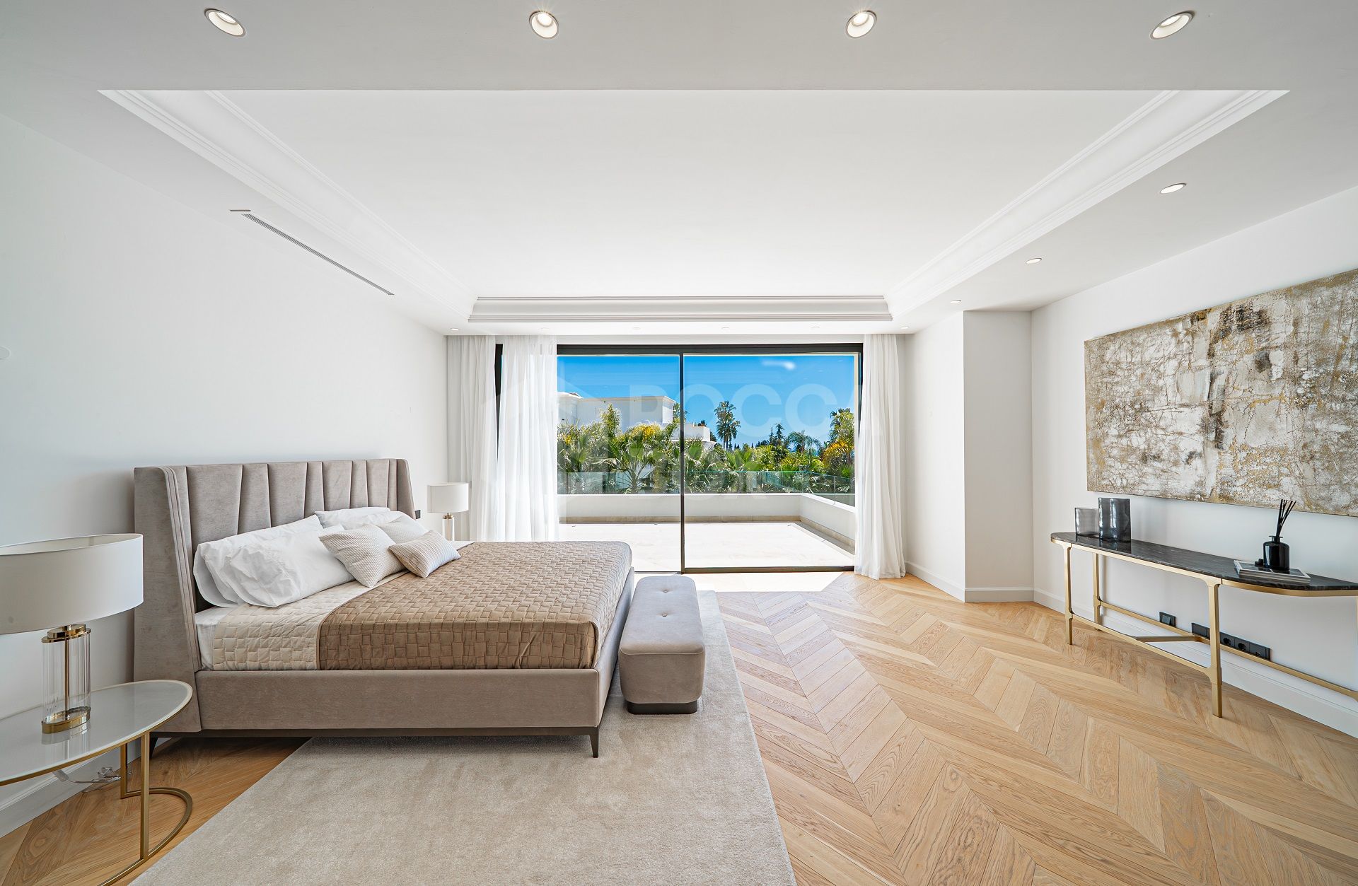 EXCLUSIVE DETACHED VILLAS IN LOMAS DE MARBELLA CLUB