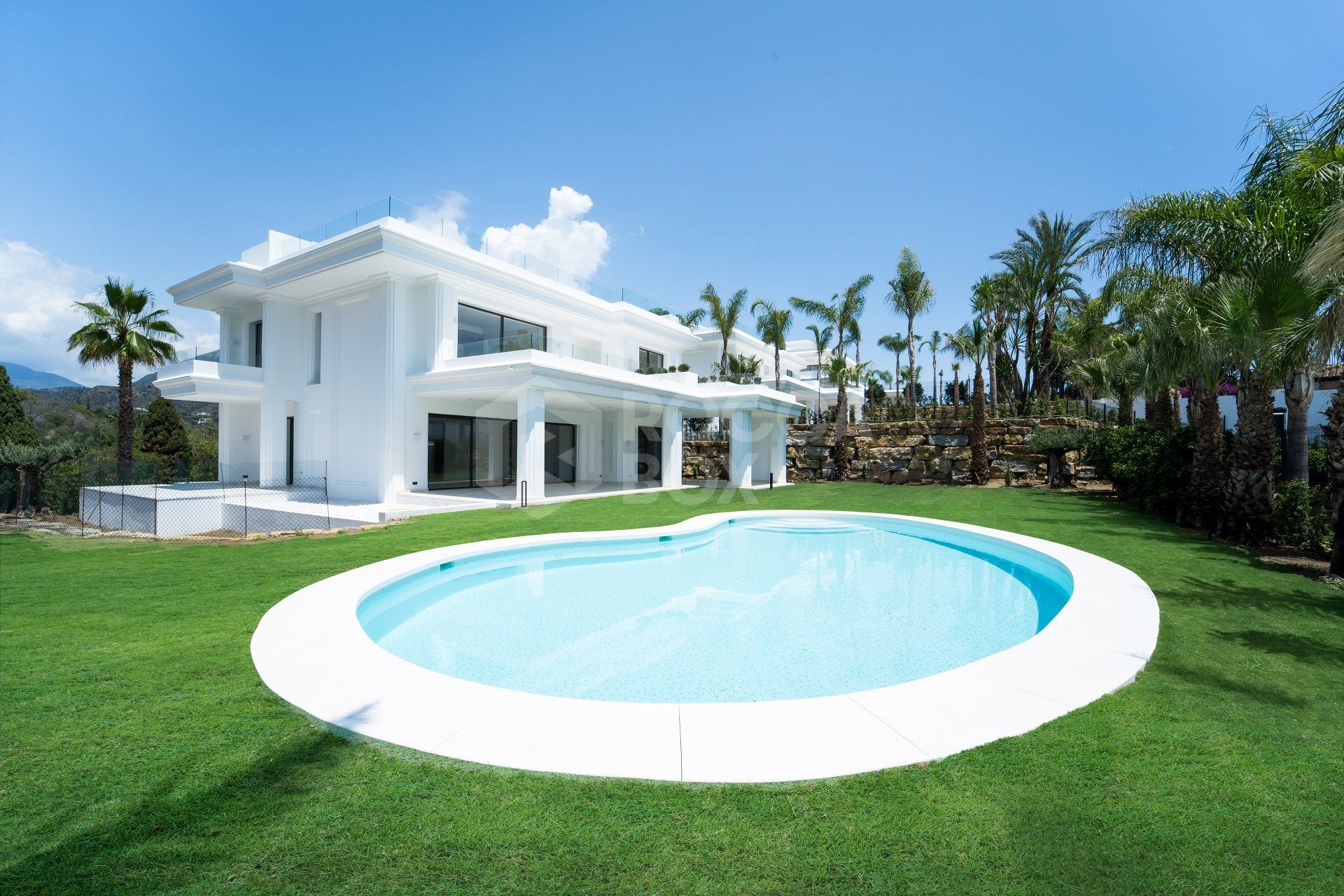 EXCLUSIVE DETACHED VILLAS IN LOMAS DE MARBELLA CLUB