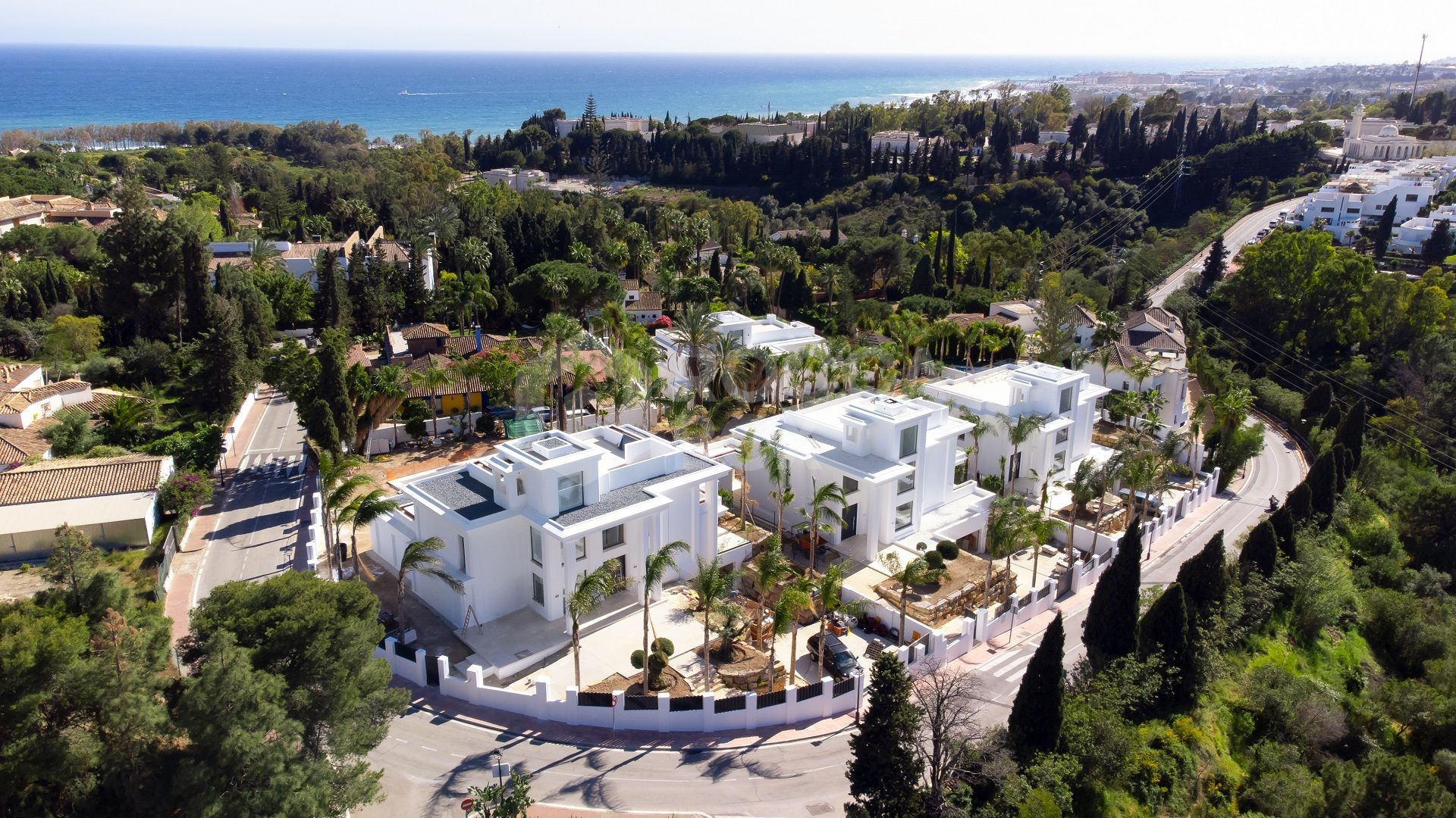 EXCLUSIVE DETACHED VILLAS IN LOMAS DE MARBELLA CLUB