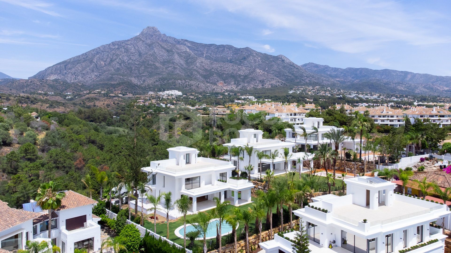 EXCLUSIVE DETACHED VILLAS IN LOMAS DE MARBELLA CLUB