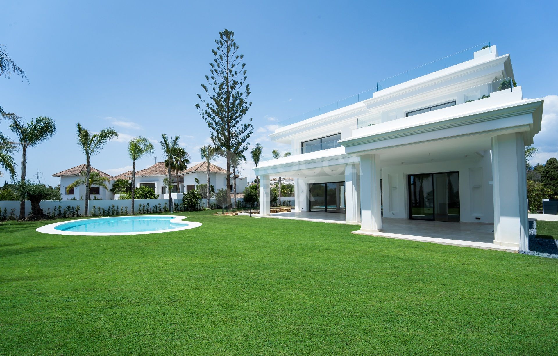 EXCLUSIVE DETACHED VILLAS IN LOMAS DE MARBELLA CLUB