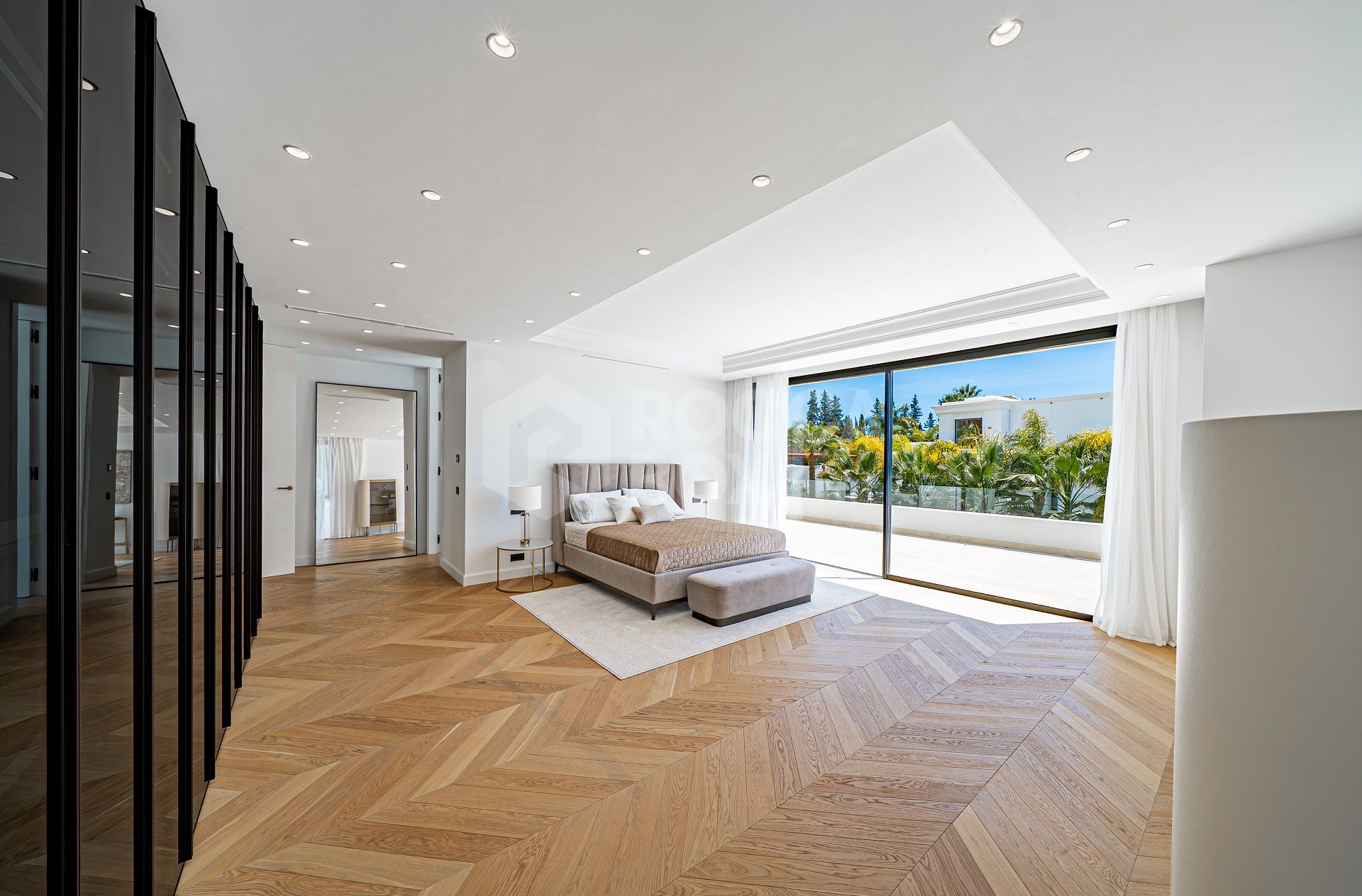 EXCLUSIVE DETACHED VILLAS IN LOMAS DE MARBELLA CLUB