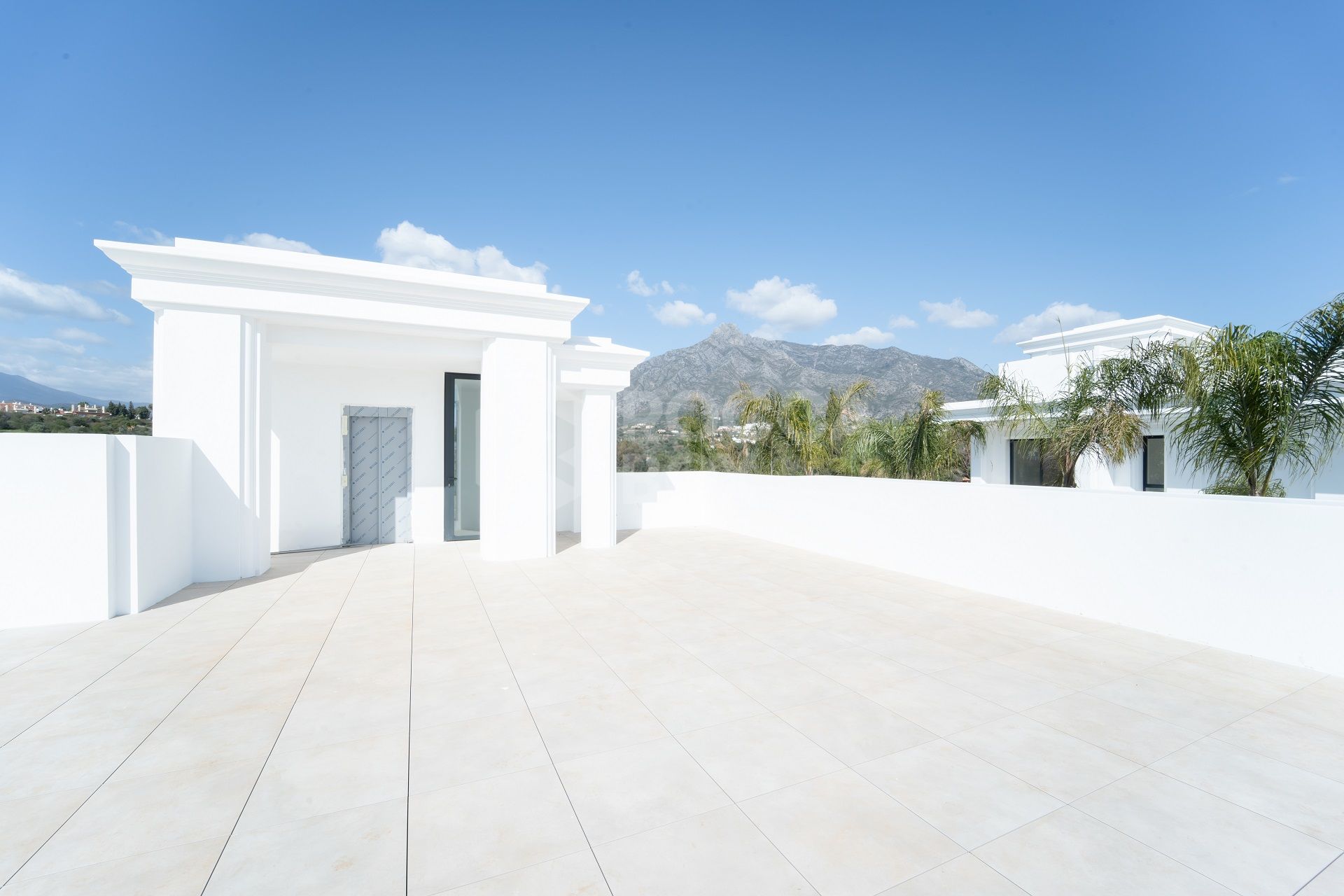 EXCLUSIVE DETACHED VILLAS IN LOMAS DE MARBELLA CLUB