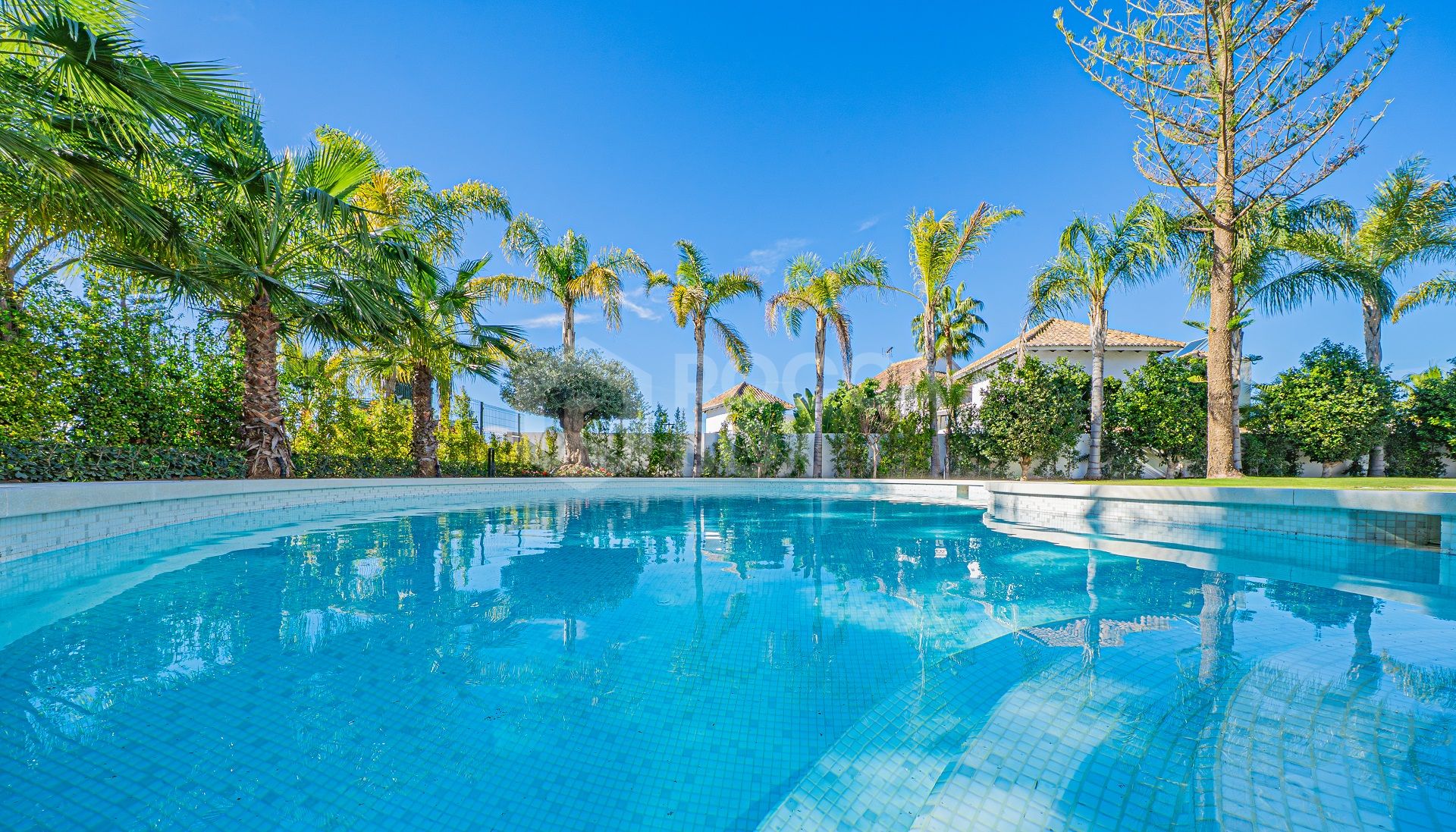 EXCLUSIVE DETACHED VILLAS IN LOMAS DE MARBELLA CLUB
