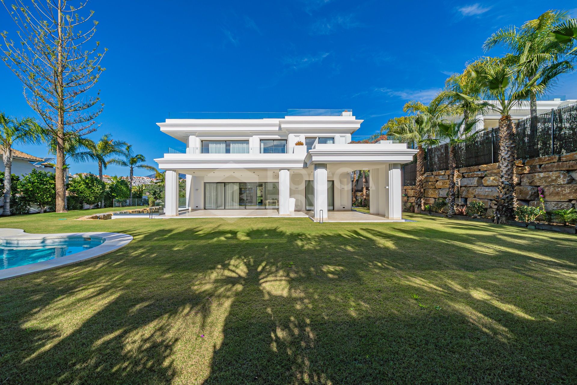 EXCLUSIVE DETACHED VILLAS IN LOMAS DE MARBELLA CLUB