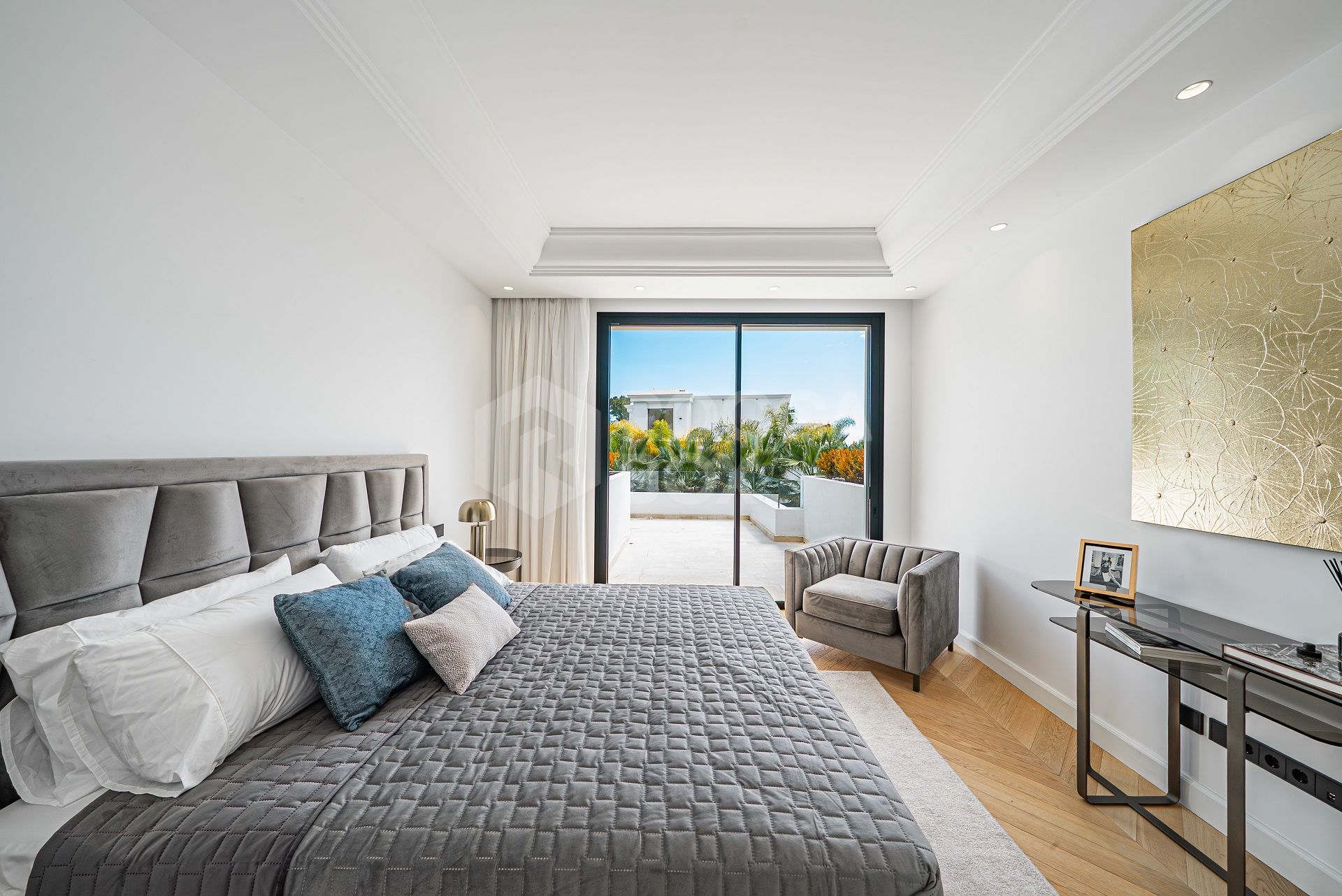 EXCLUSIVE DETACHED VILLAS IN LOMAS DE MARBELLA CLUB