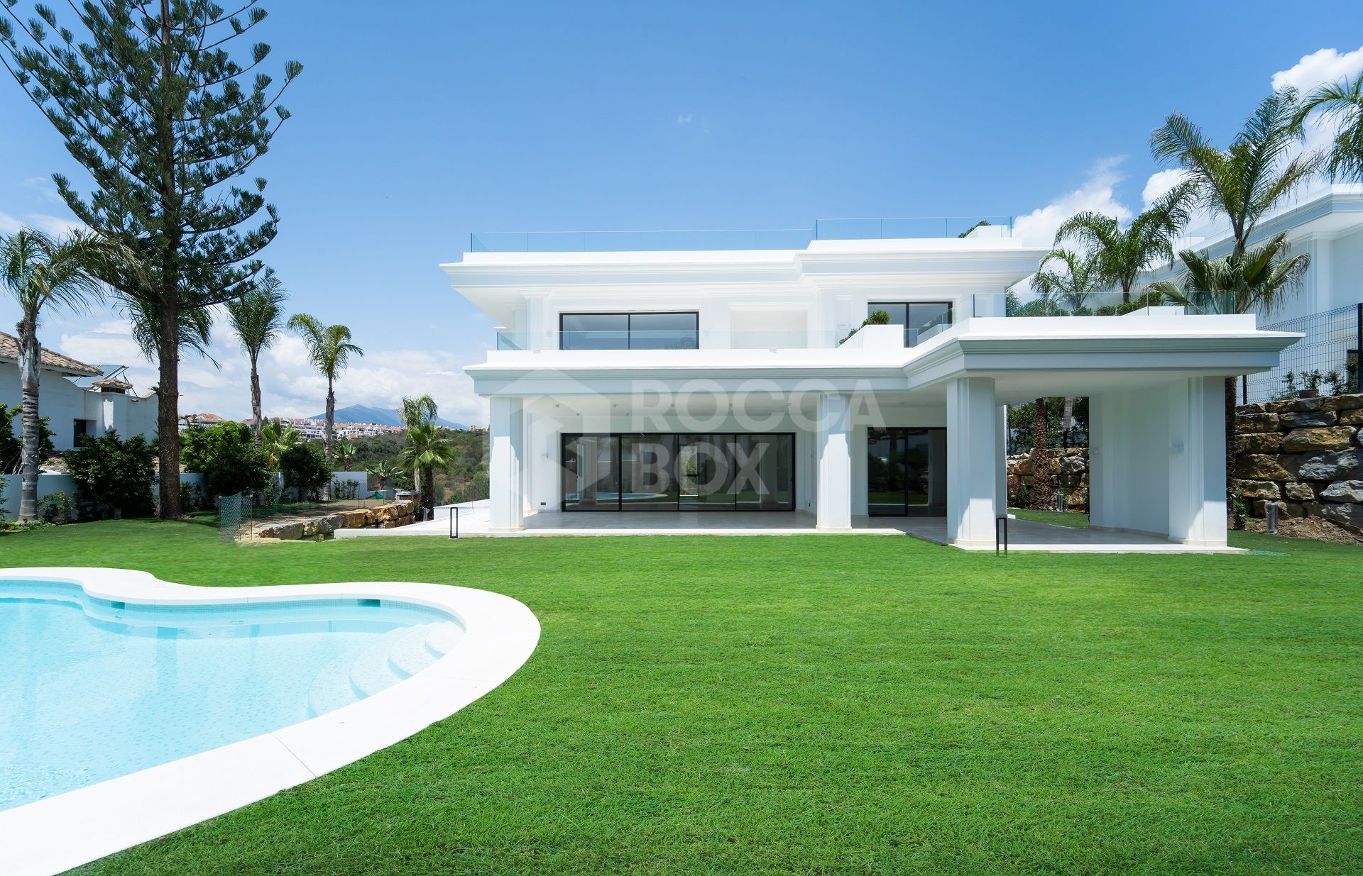 EXCLUSIVE DETACHED VILLAS IN LOMAS DE MARBELLA CLUB