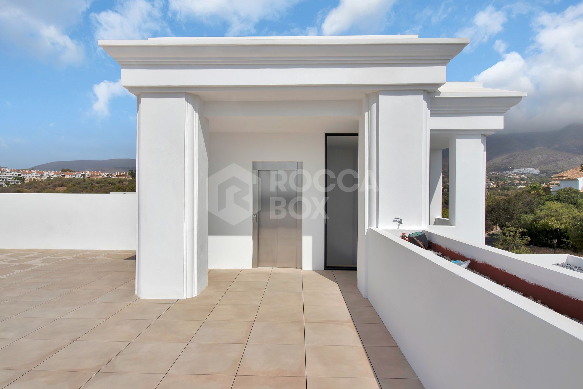 EXCLUSIVE DETACHED VILLAS IN LOMAS DE MARBELLA CLUB